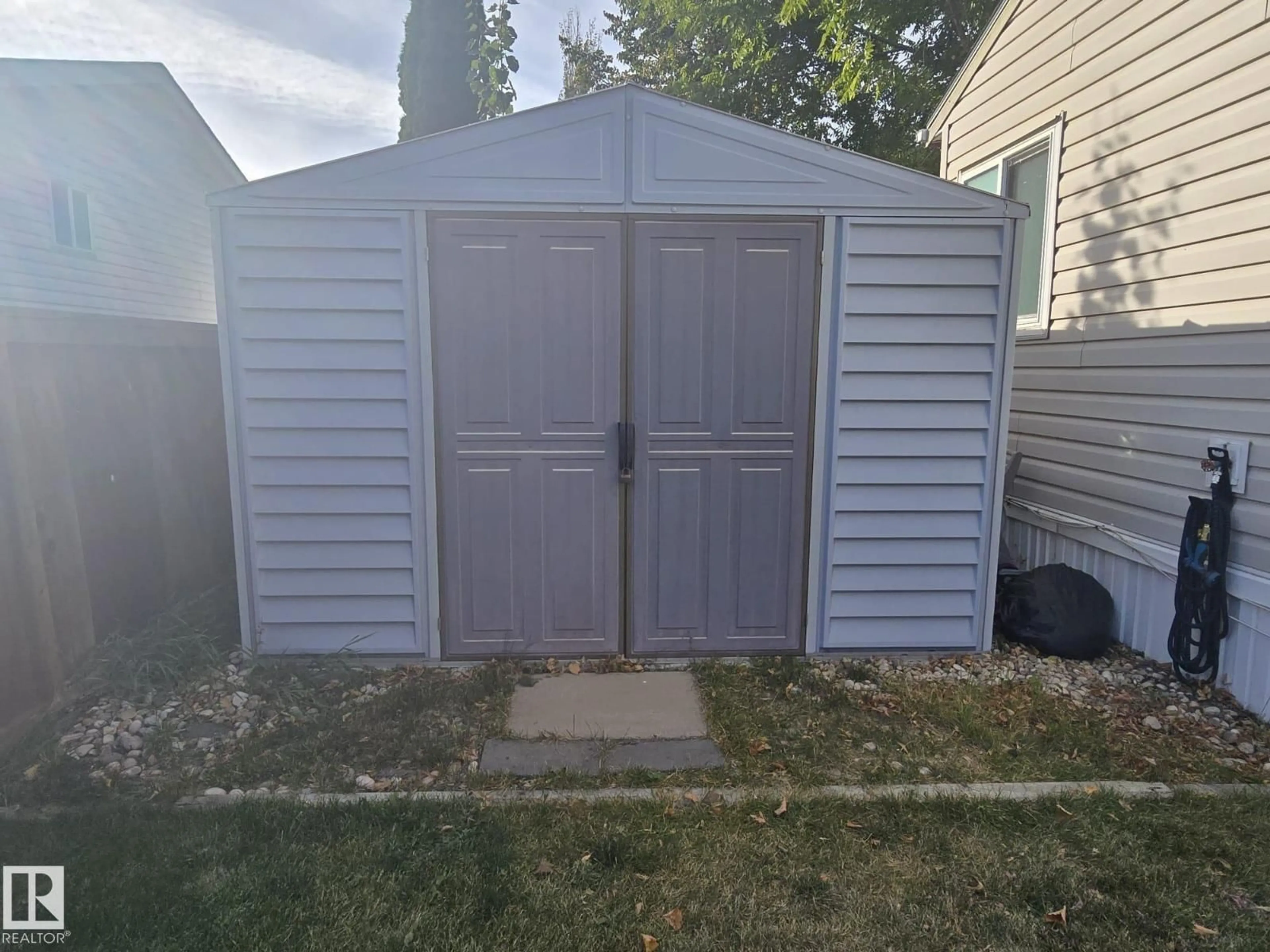 Shed for 3213 LAKEWOOD CLOSE, Edmonton Alberta T5S1T5