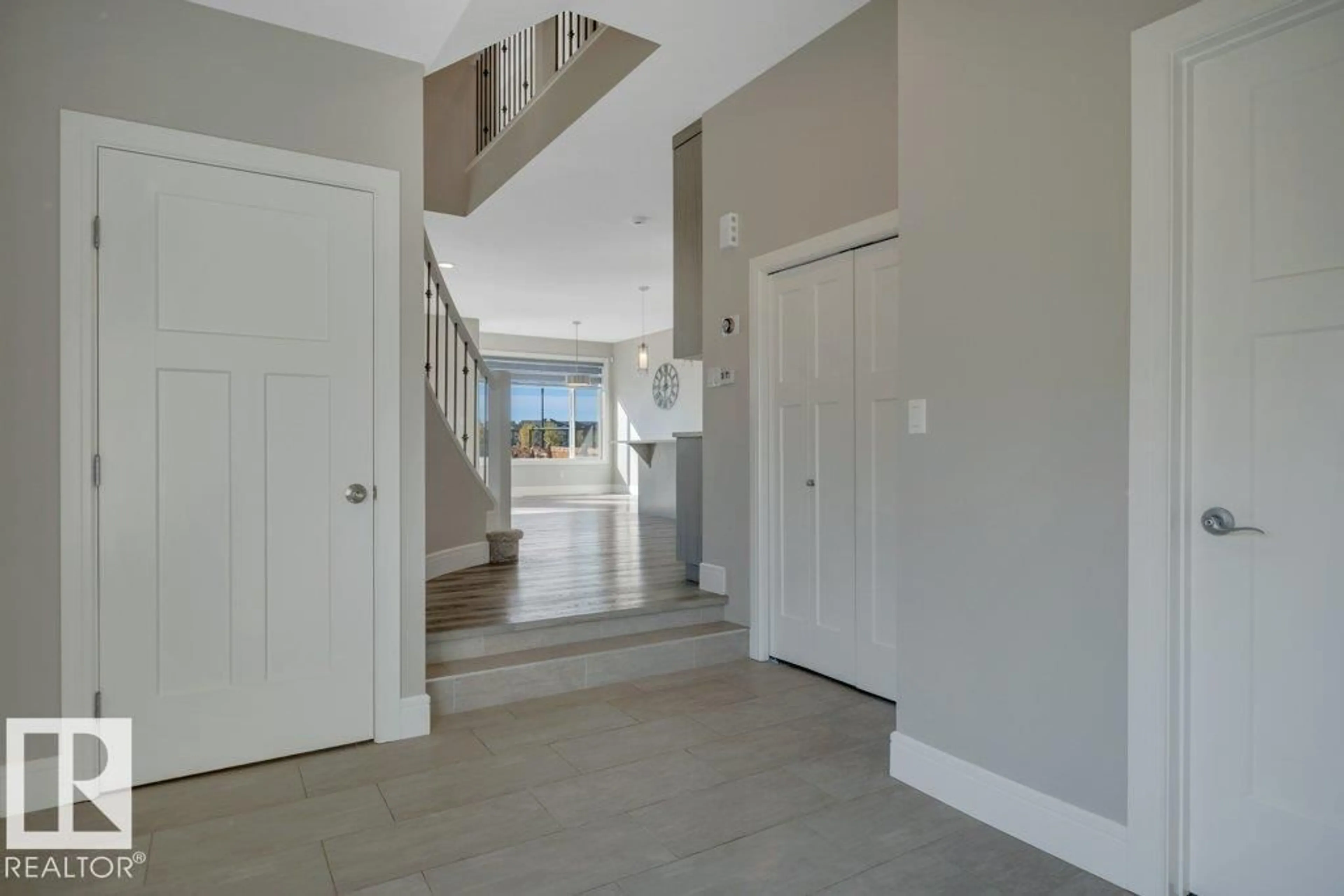 Indoor entryway for 2083 PRICE LANDING LD, Edmonton Alberta T6W3W1