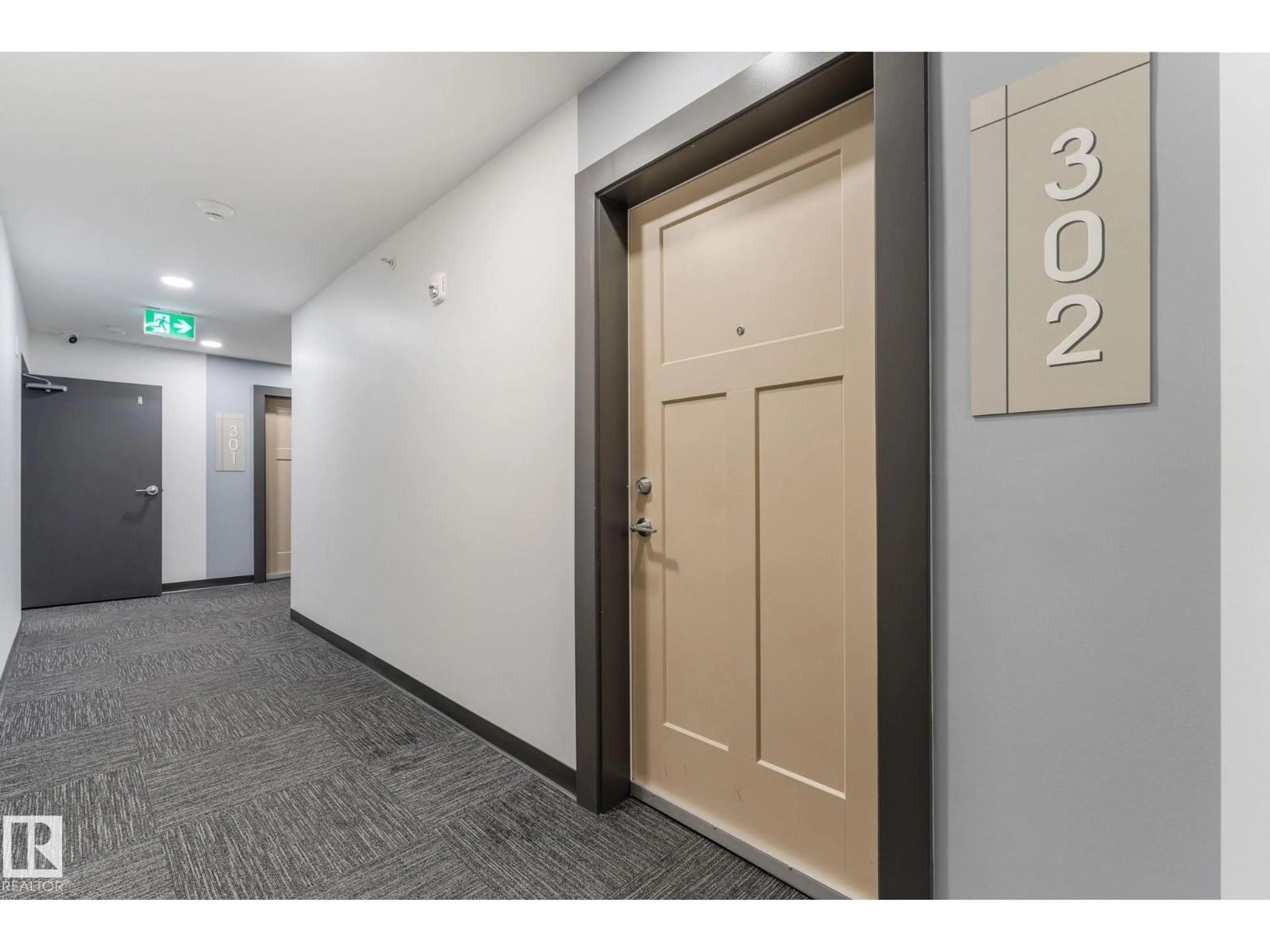 Indoor foyer for #302 - 9504 182 ST NW, Edmonton Alberta T5T3A7
