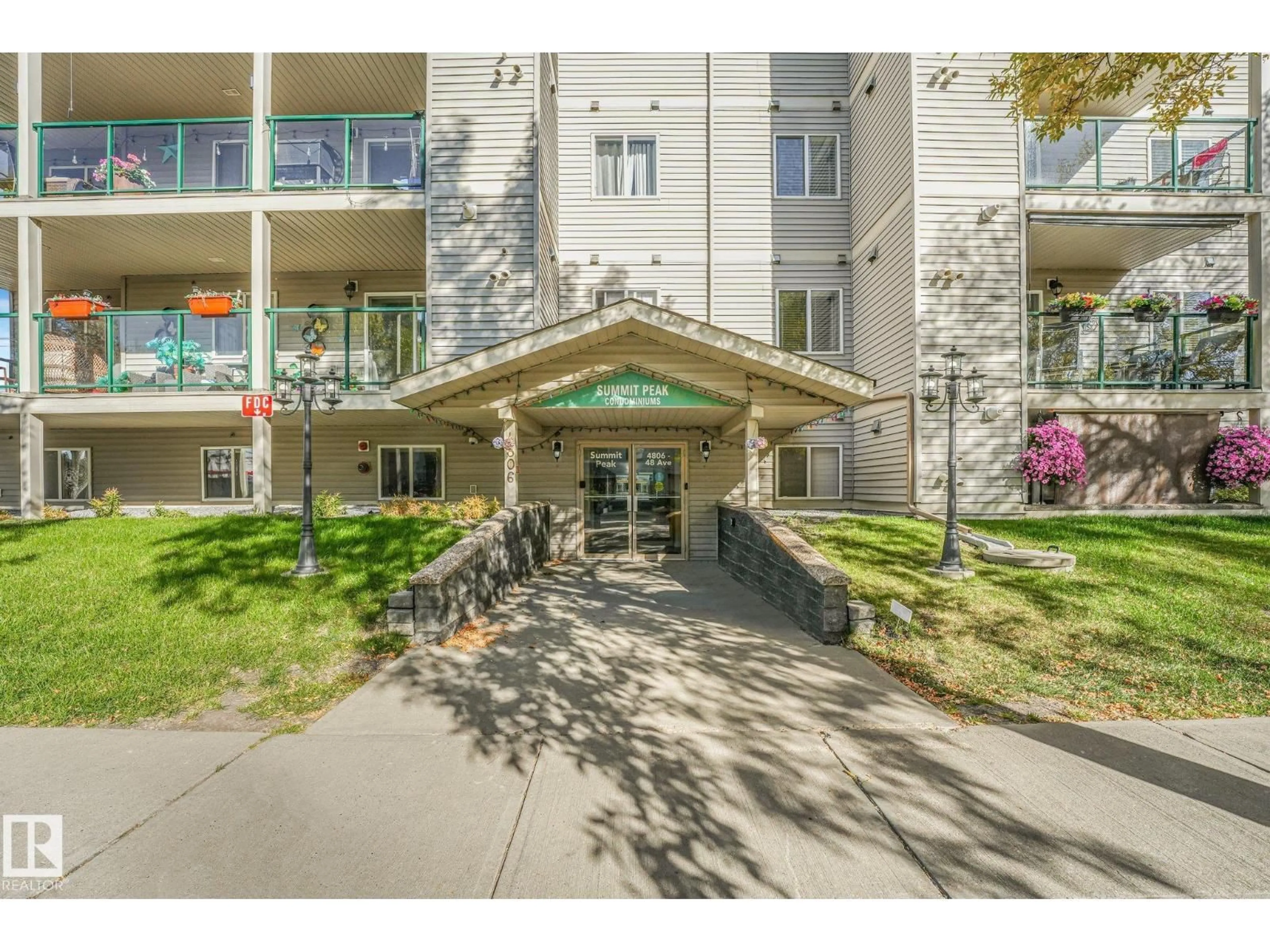 Indoor foyer for 310 - 4806 48 AV, Leduc Alberta T9E8S2
