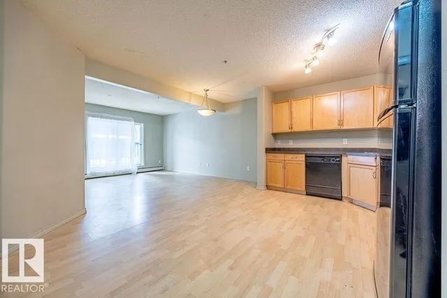 646 - 122 MCALLISTER LO, Edmonton 3