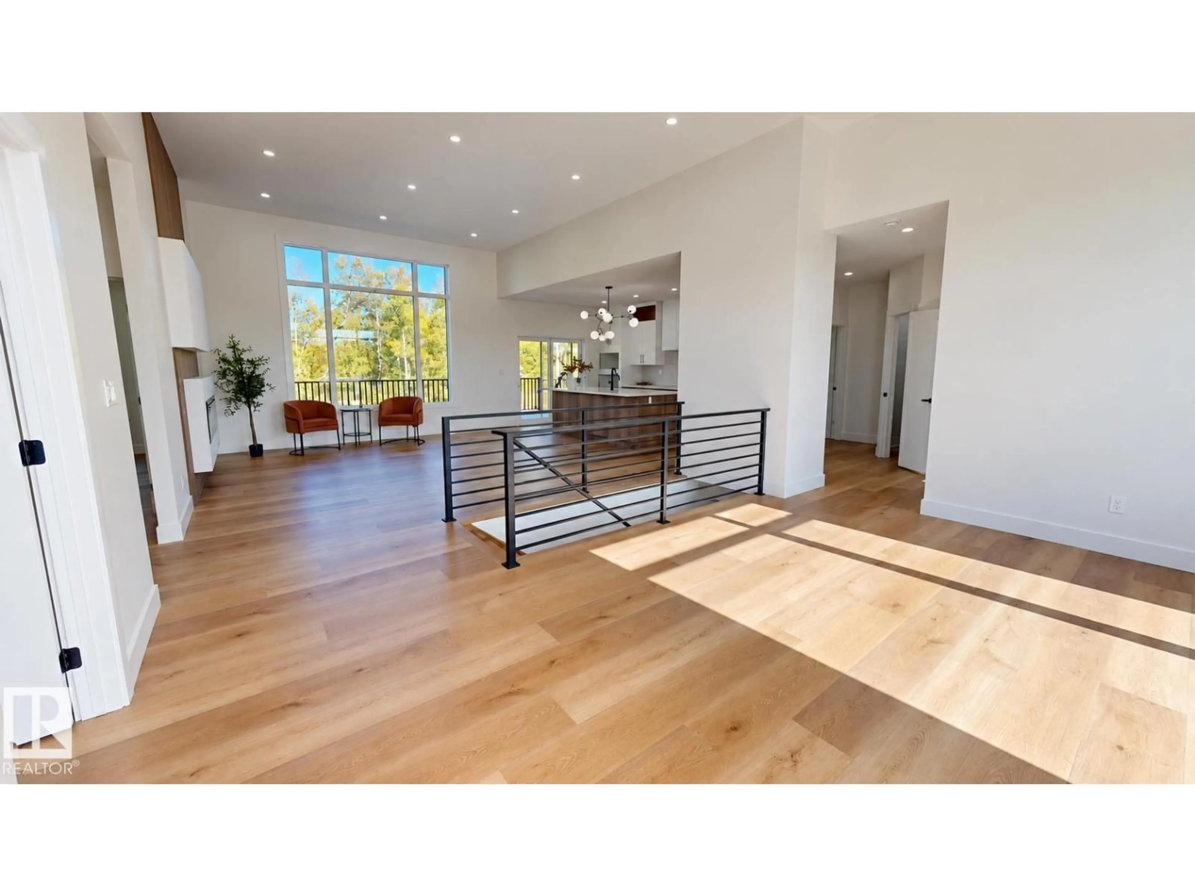Indoor entryway for 13 - 20 53214 RANGE RD, Rural Parkland County Alberta T7Y0C1