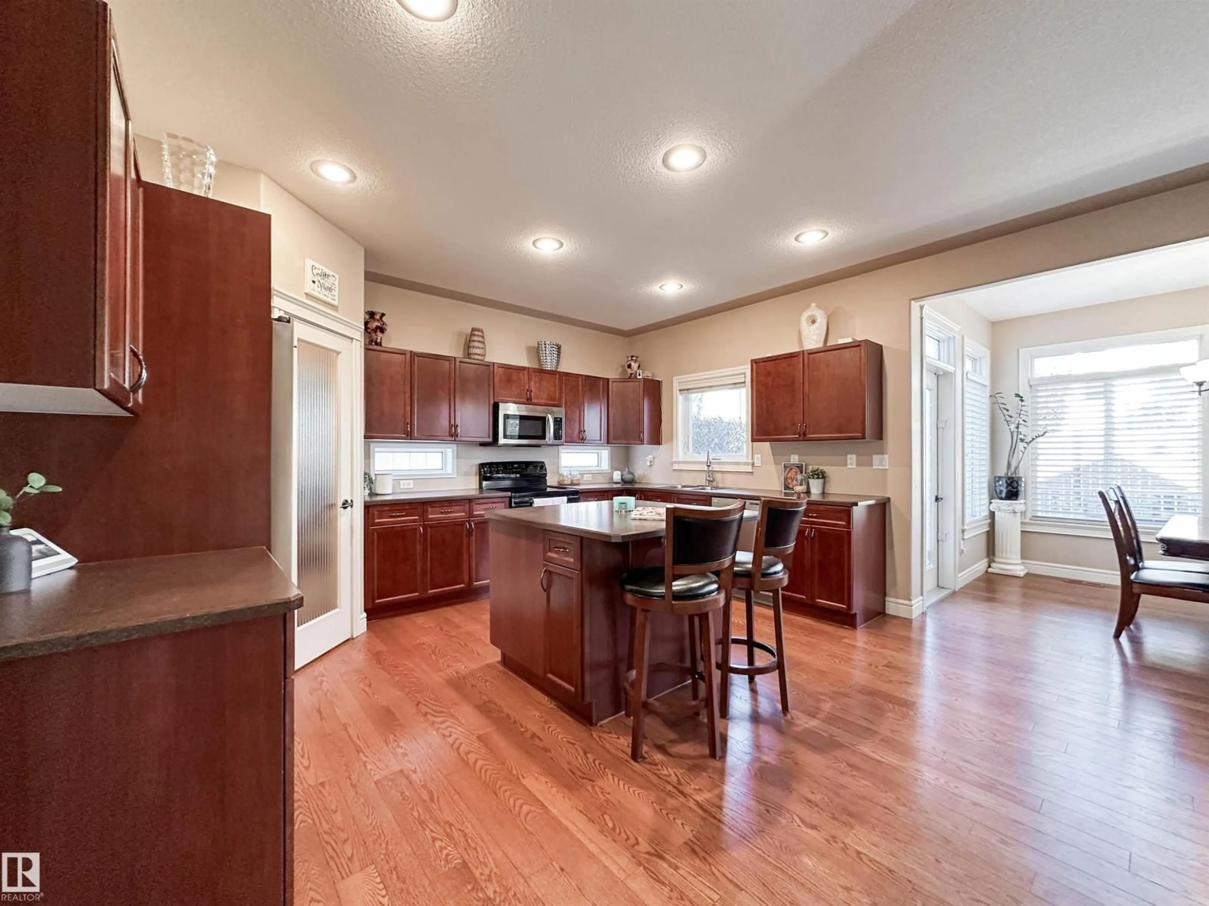 Open concept kitchen, unknown for 16 NORMANDEAU CR, St. Albert Alberta T8N3C5