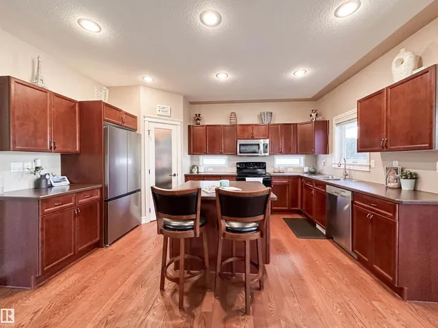 16 NORMANDEAU CR, St. Albert 5