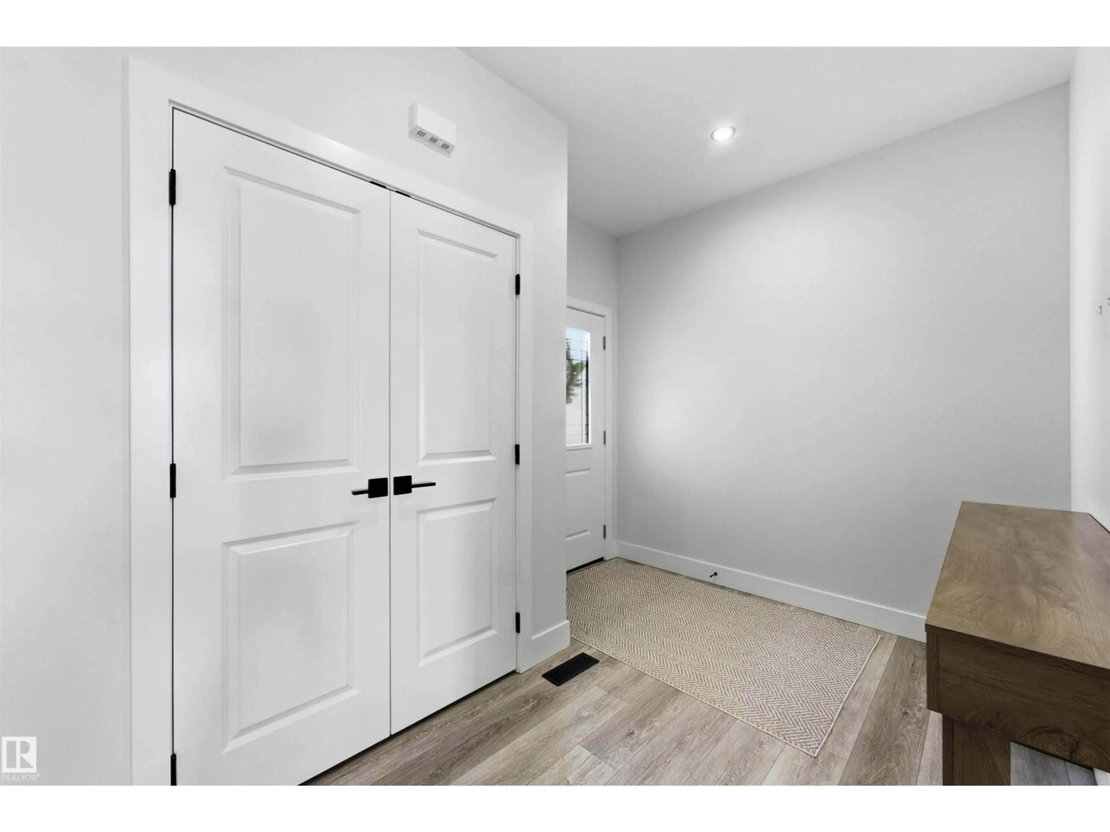 Indoor entryway for 93 SPRINGBROOK WD, Spruce Grove Alberta T7X0X9