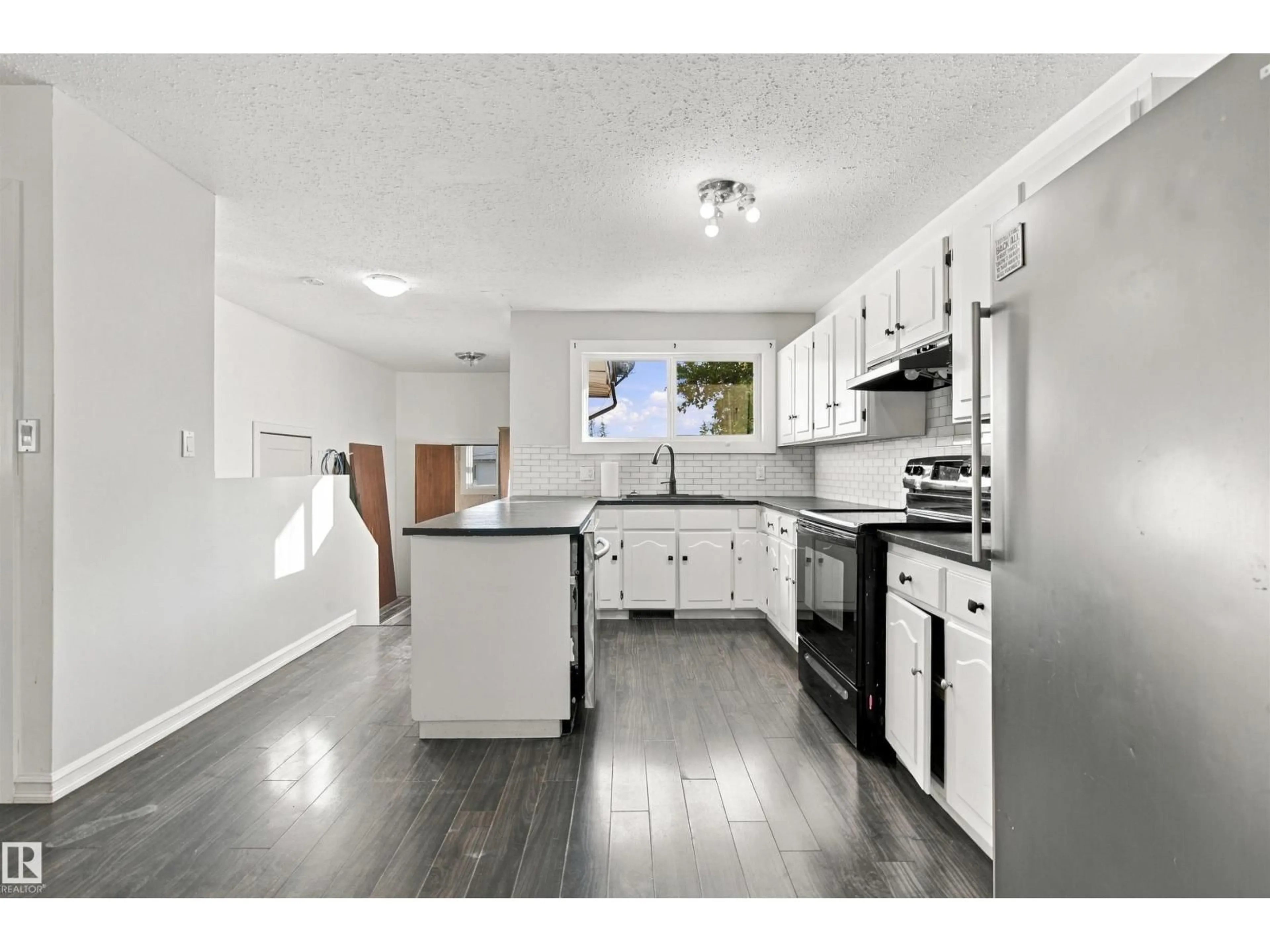 Open concept kitchen, unknown for 4102 48 STREET, Bonnyville Town Alberta T9N1P4