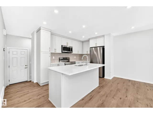 1089 HEARTHSTONE BV, Sherwood Park 2