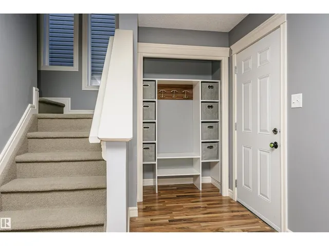 SW - 12051 18 AV, Edmonton 4