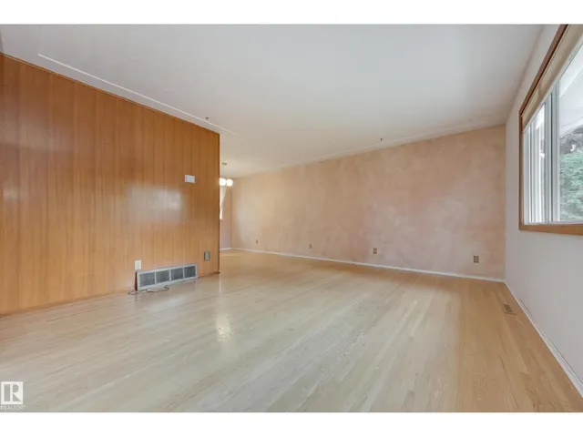 15216 86 AV NW, Edmonton 5