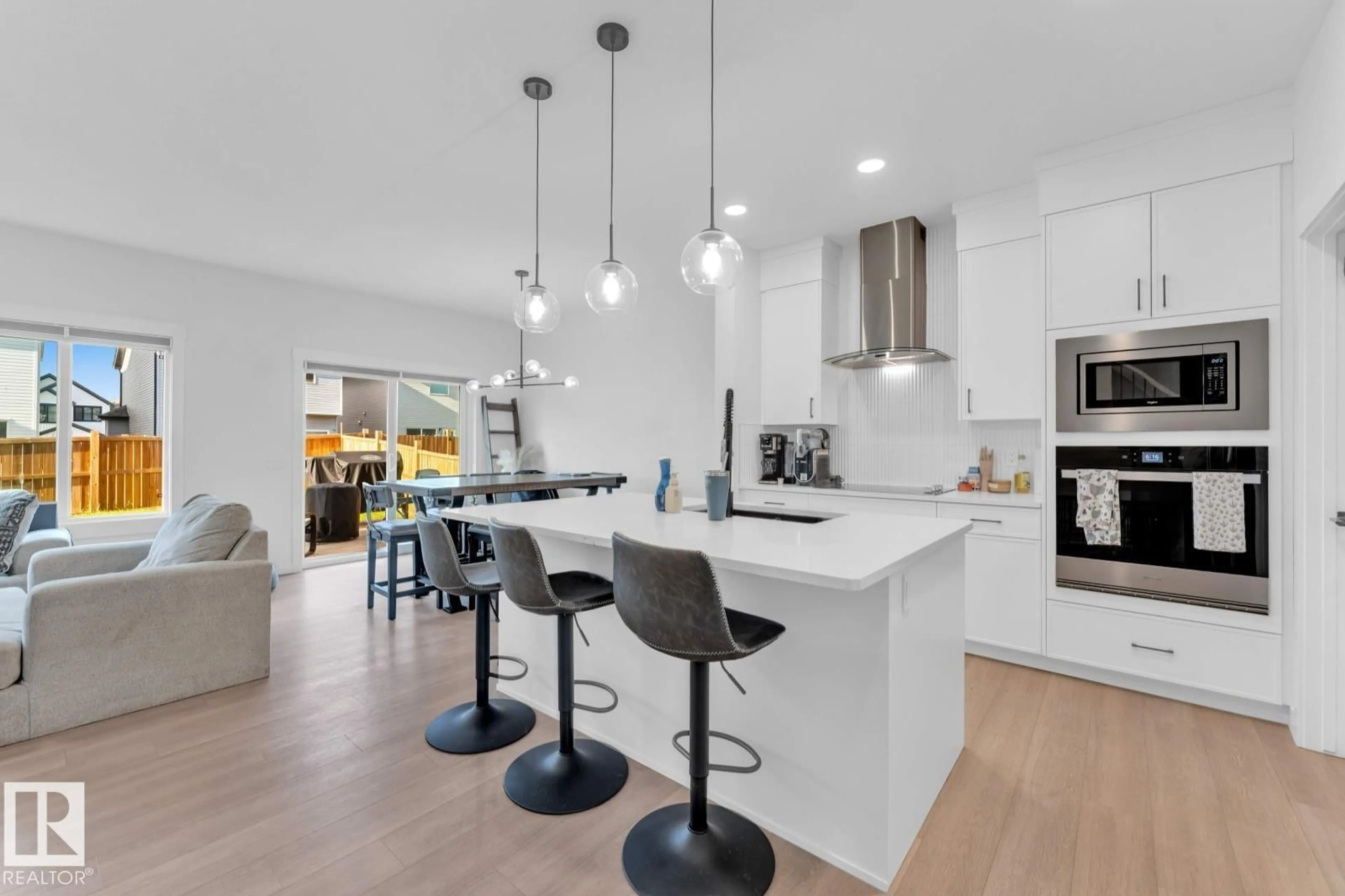 Contemporary kitchen, unknown for 3236 CHERNOWSKI WY, Edmonton Alberta T6W5H2