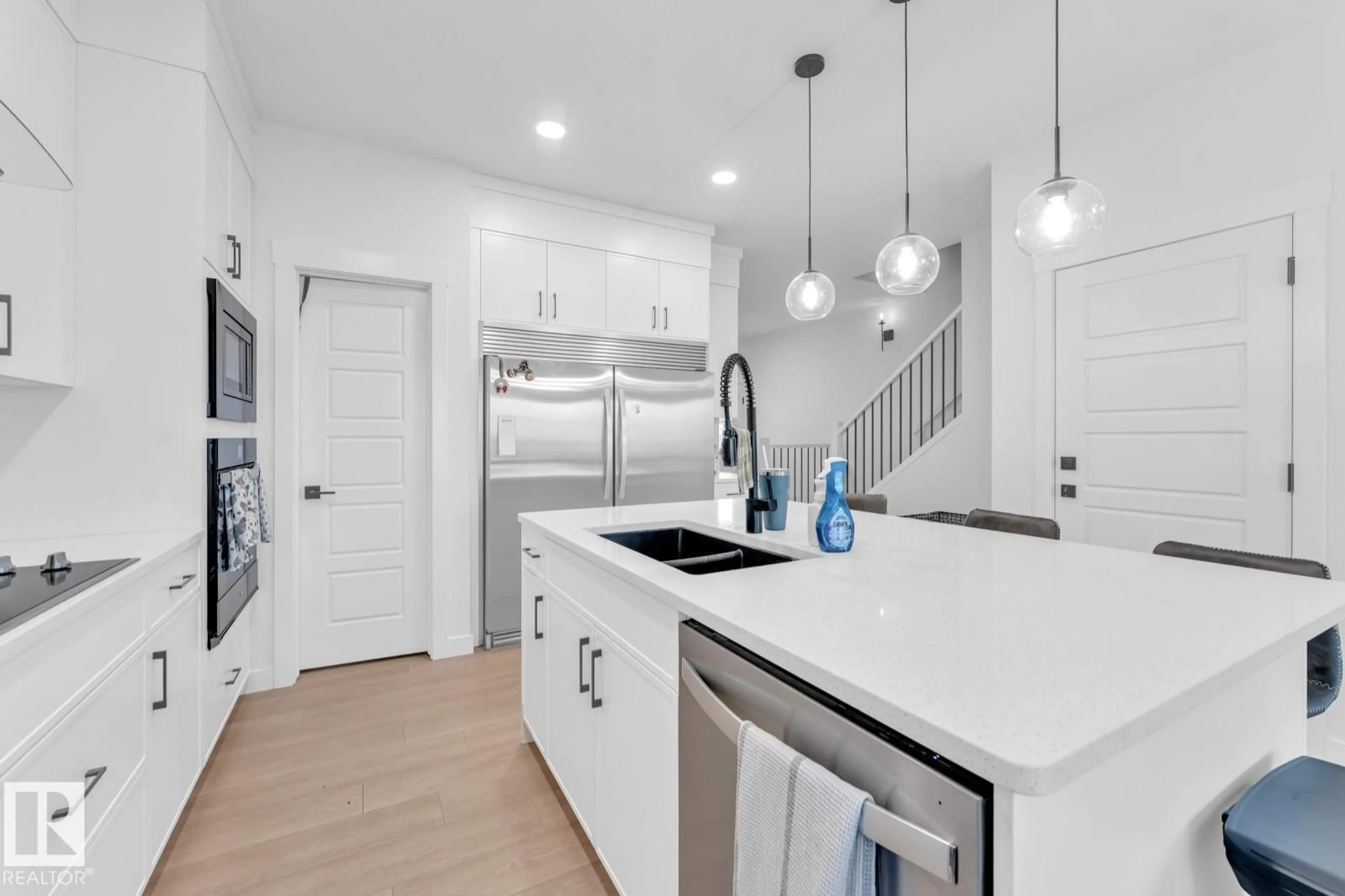 Open concept kitchen, unknown for 3236 CHERNOWSKI WY, Edmonton Alberta T6W5H2