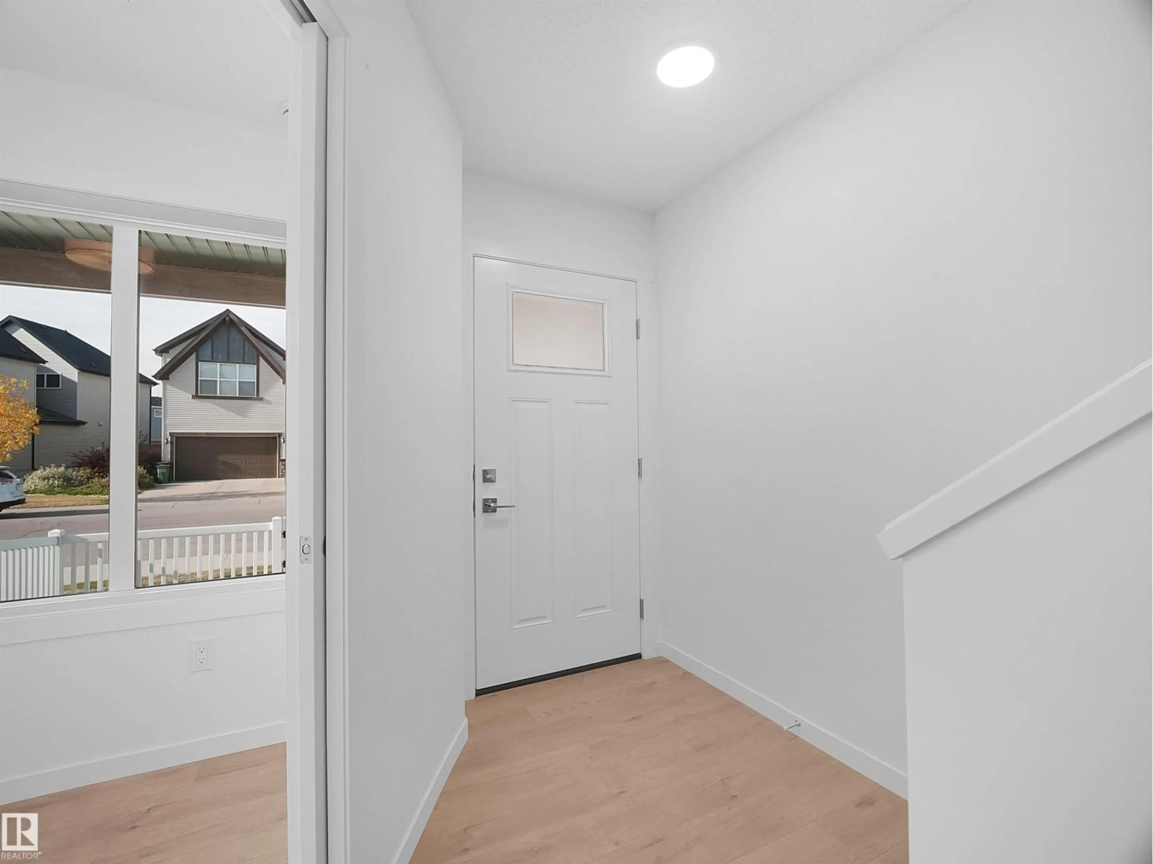 Indoor entryway for #44 - 1025 SECORD PROMENADE PM, Edmonton Alberta T5T7V4