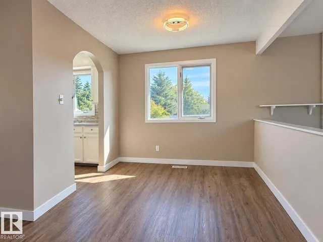 10439 36A AVE, Edmonton 5