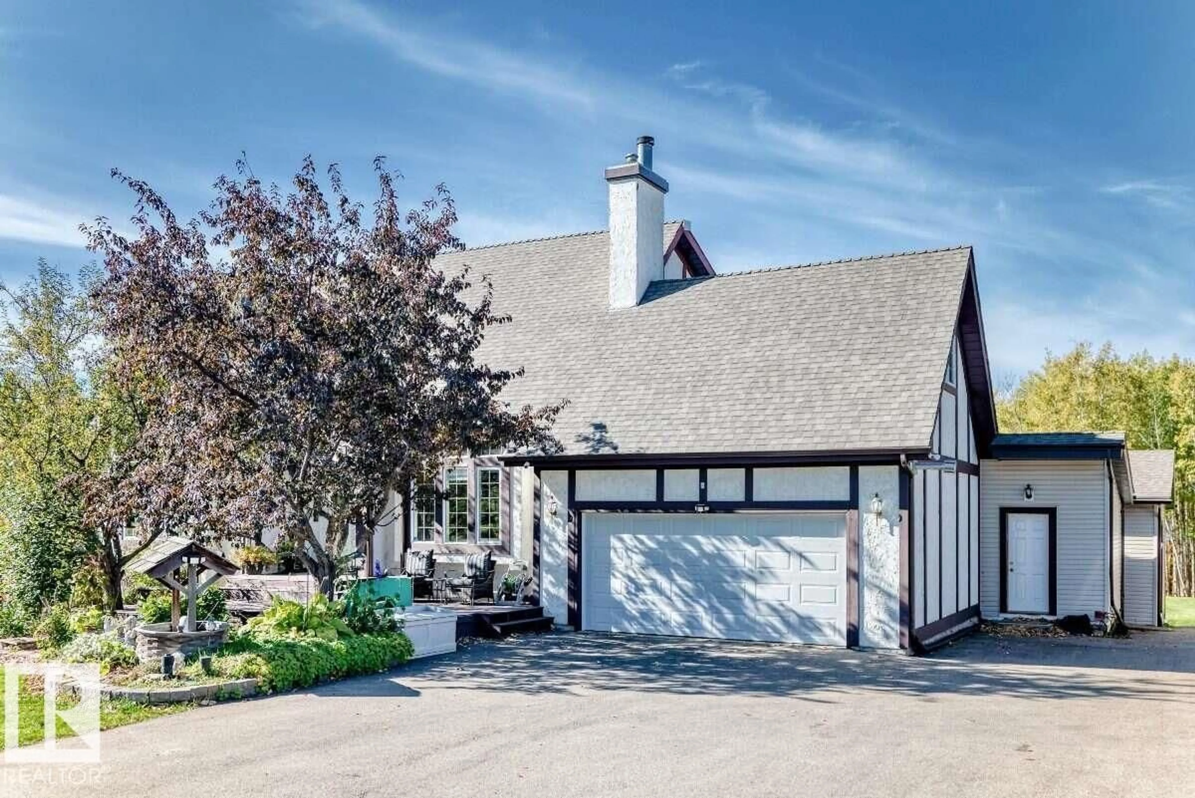 Home with vinyl exterior material, street for 53319 - 106 RGE ROAD 14, Rural Parkland County Alberta T7Y0C2