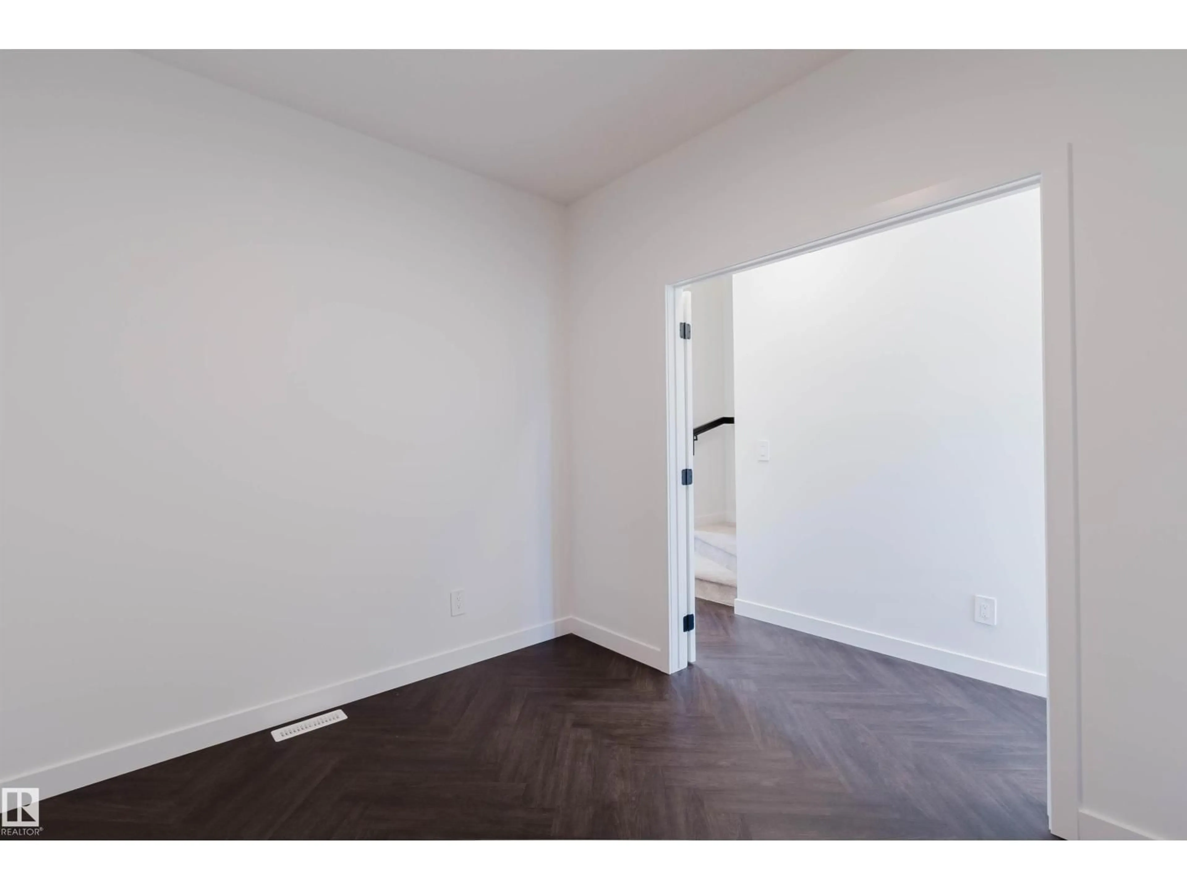Unknown for 20624 43 AV, Edmonton Alberta T6M3E3