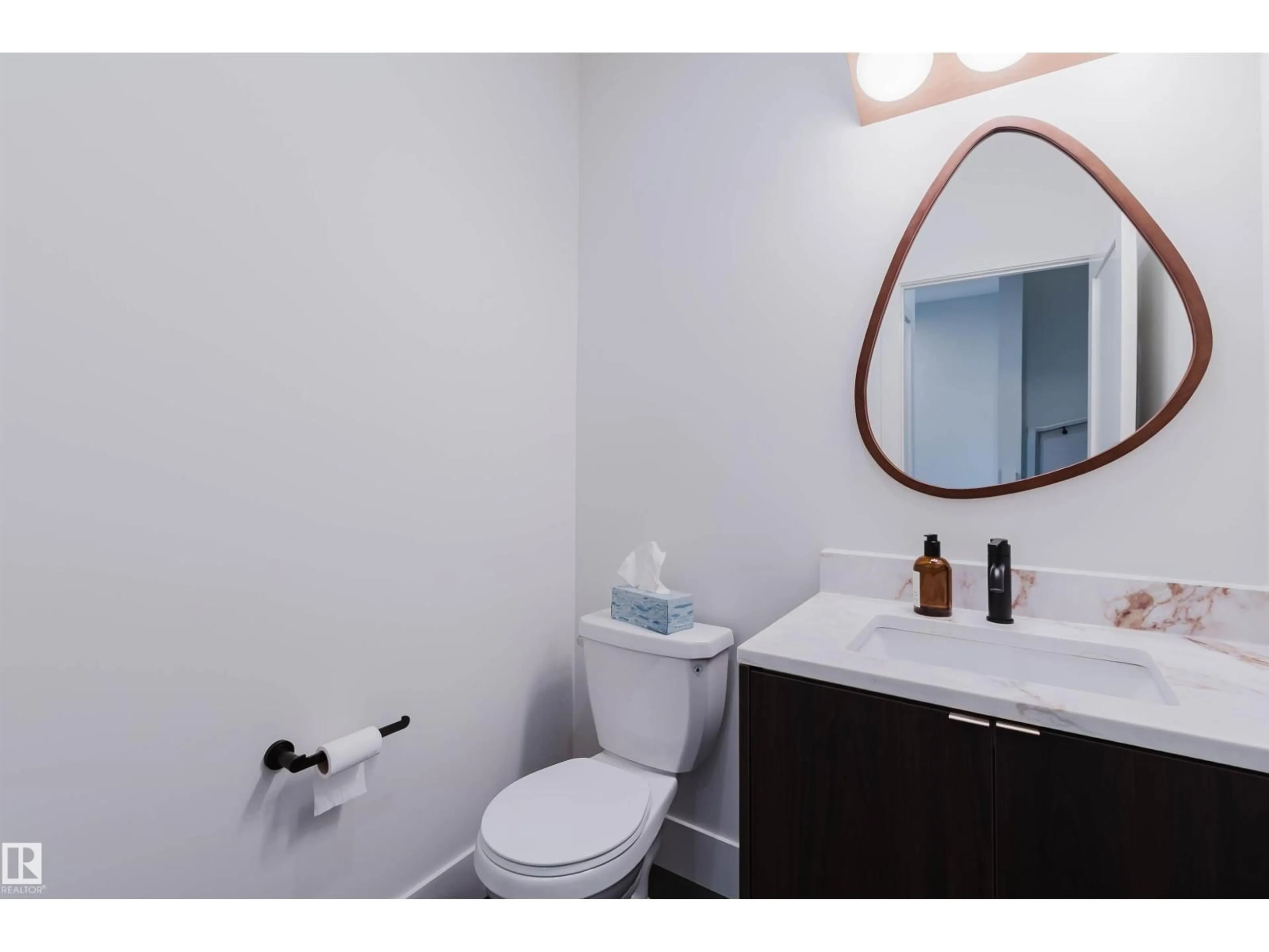 Standard bathroom, unknown for 22 CLICHY CL, St. Albert Alberta T8T2E4