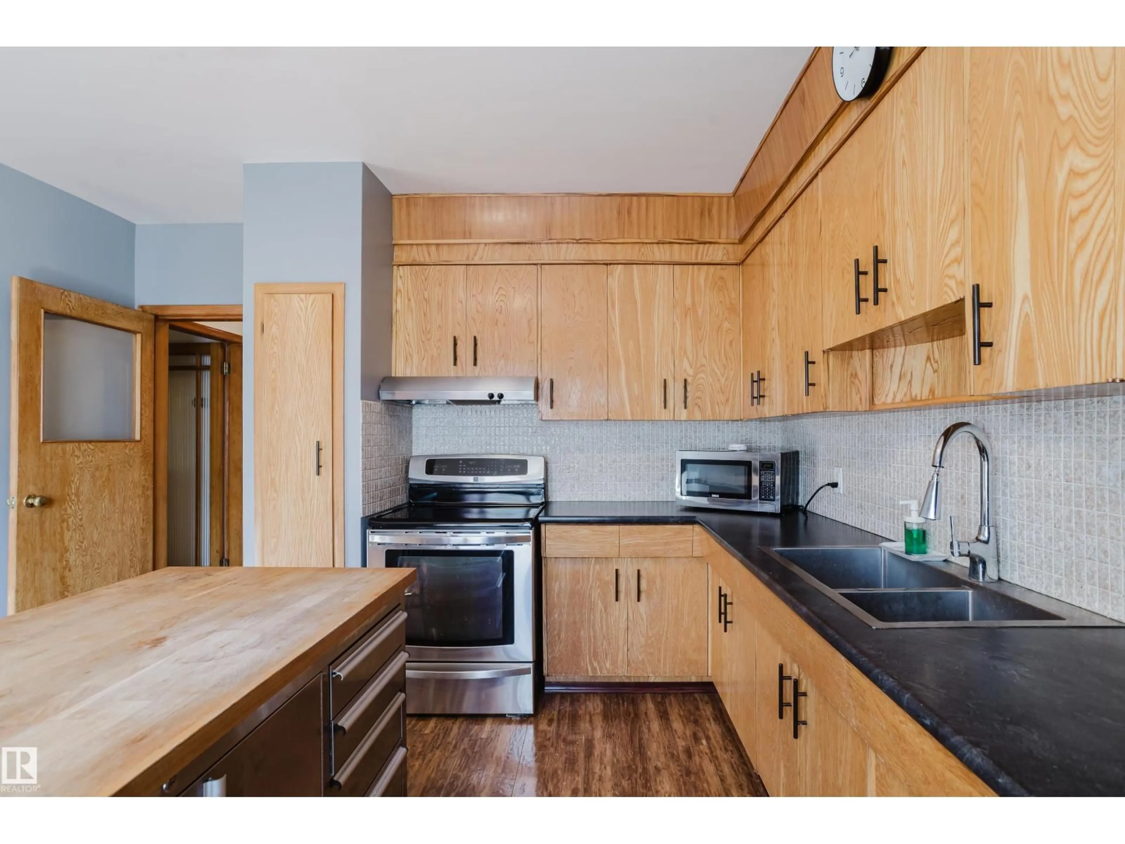 Standard kitchen, wood/laminate floor for 12831 126 ST, Edmonton Alberta T5L0Y2