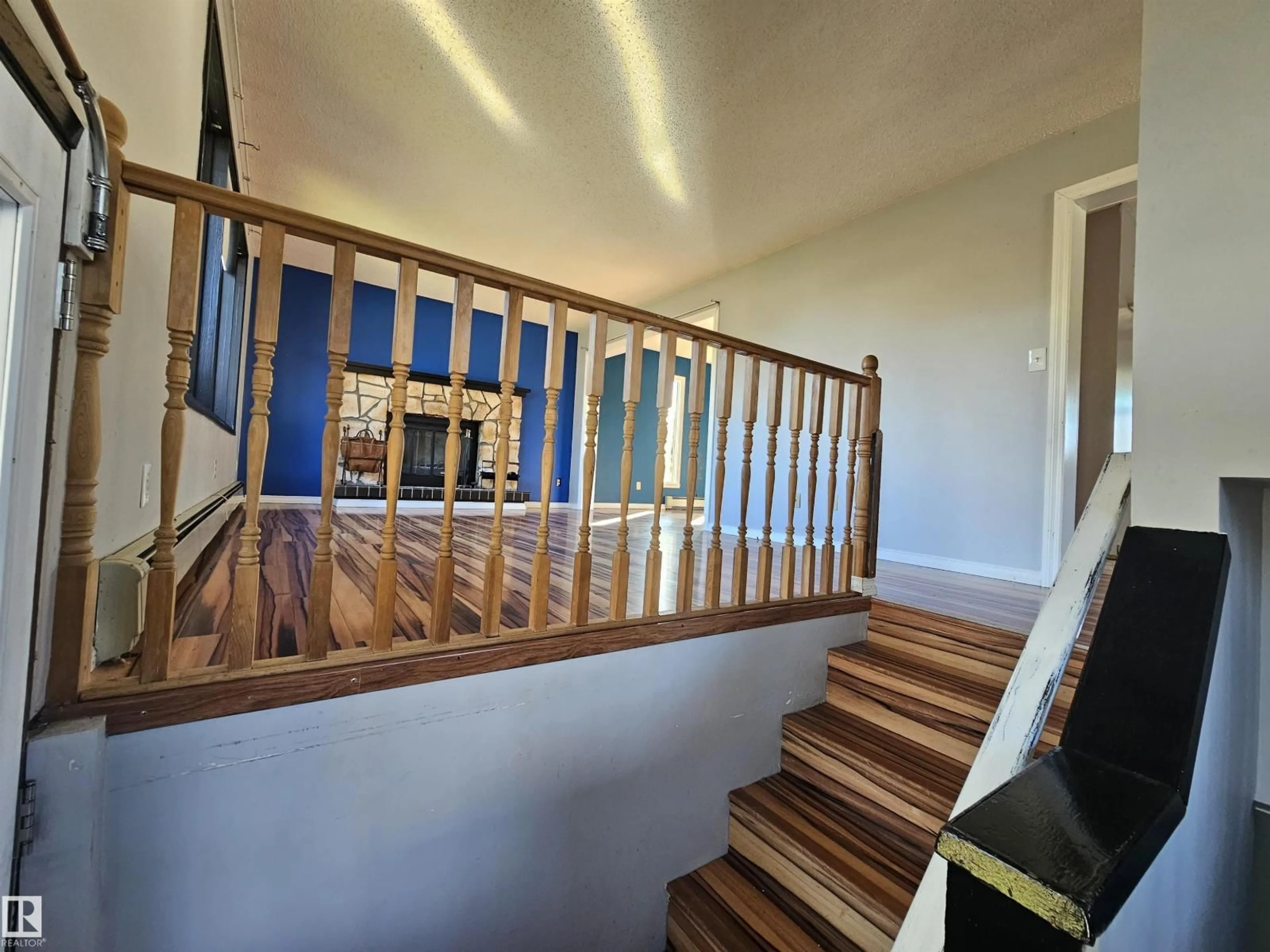 Stairs for 4916 53 ST, Entwistle Alberta T0E0S0