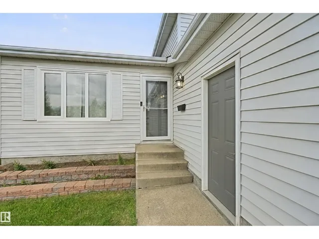 NW - 12319 47 ST, Edmonton 4