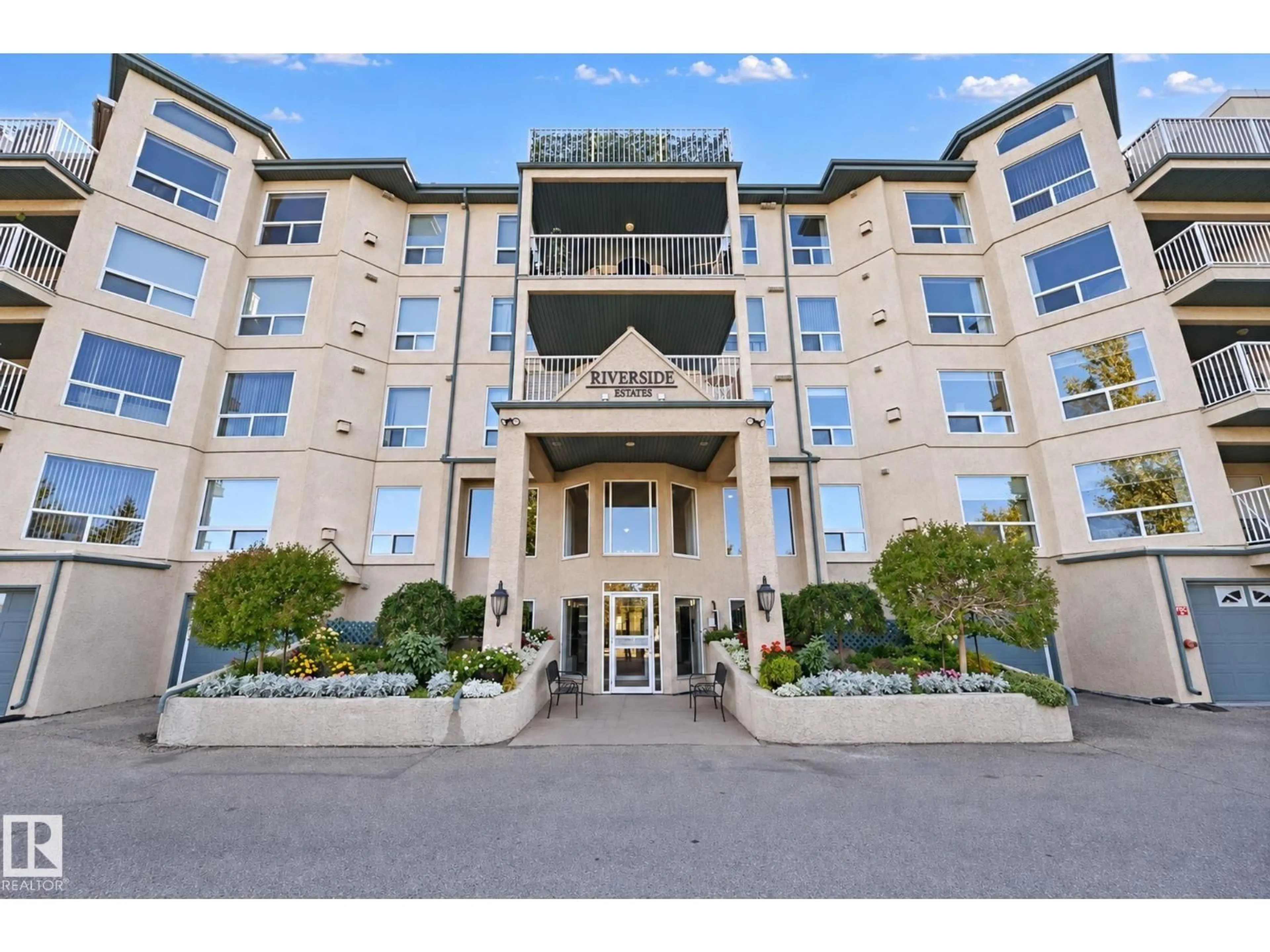 Indoor foyer for 111 182 HADDOW CL, Edmonton Alberta T6R2V1