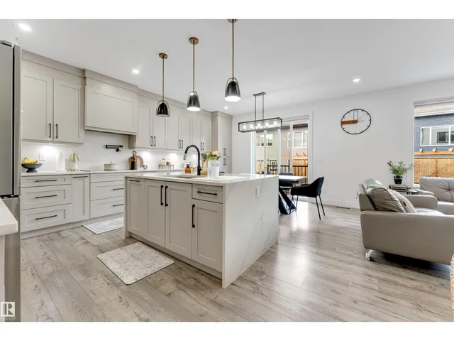 1824 18 AV, Edmonton 4