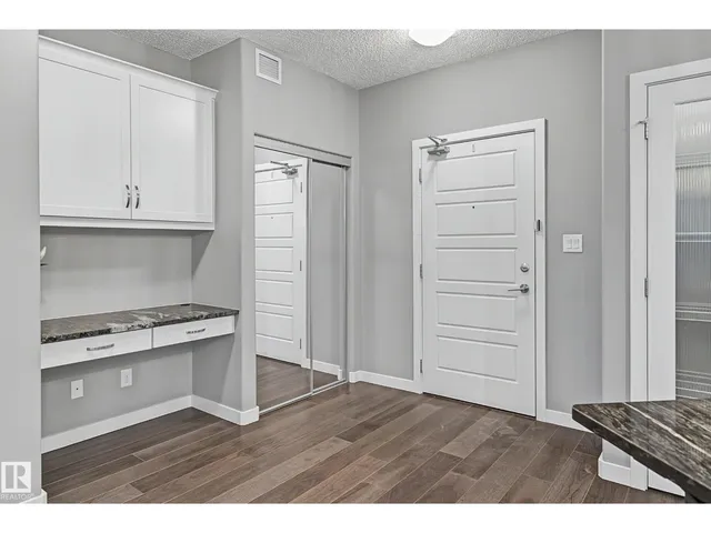 1004 - 410 ROSENTHAL BV, Edmonton 3