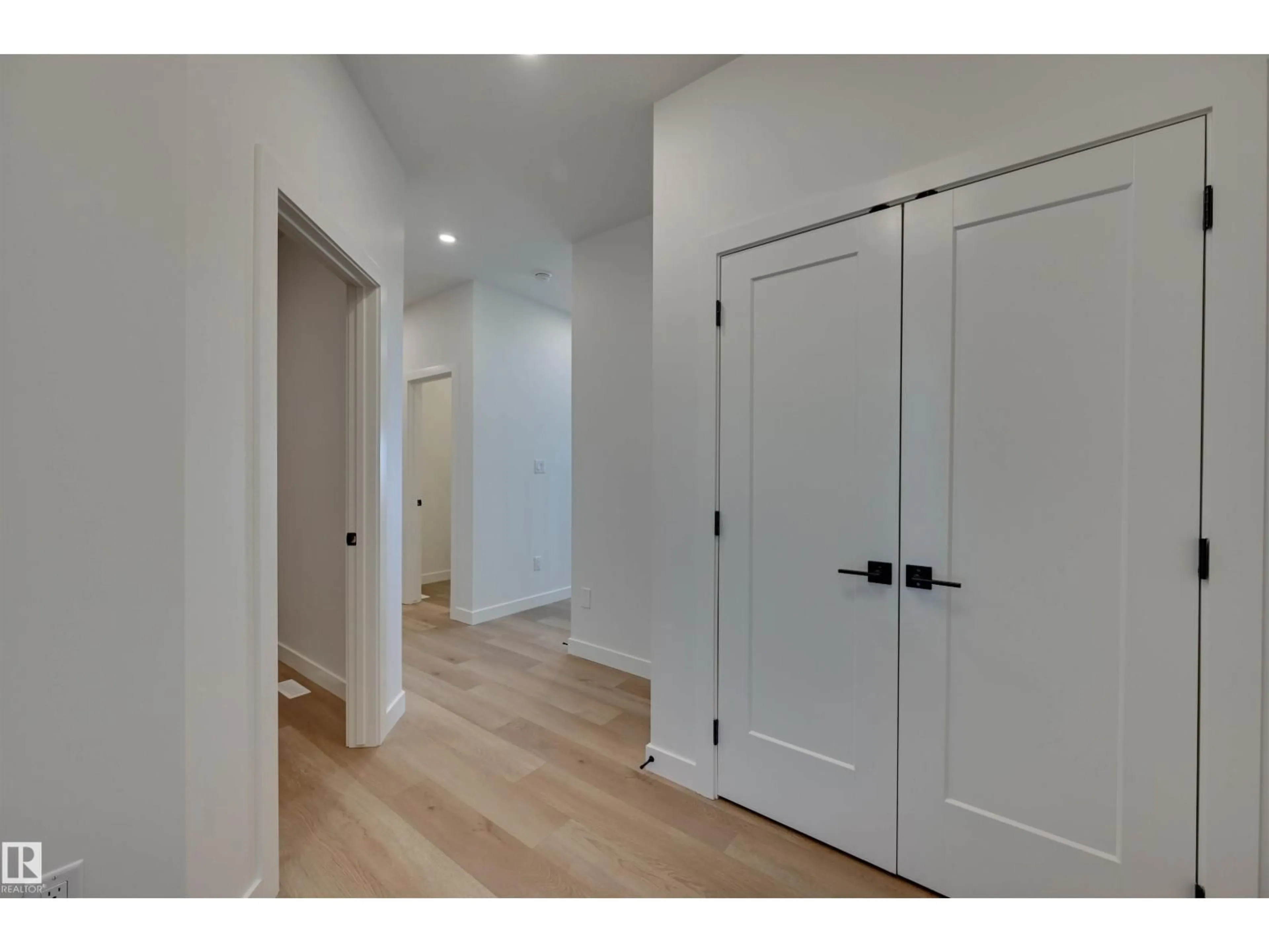 Indoor entryway for 10 OWL RIDGE CL, Fort Saskatchewan Alberta T8L0P6