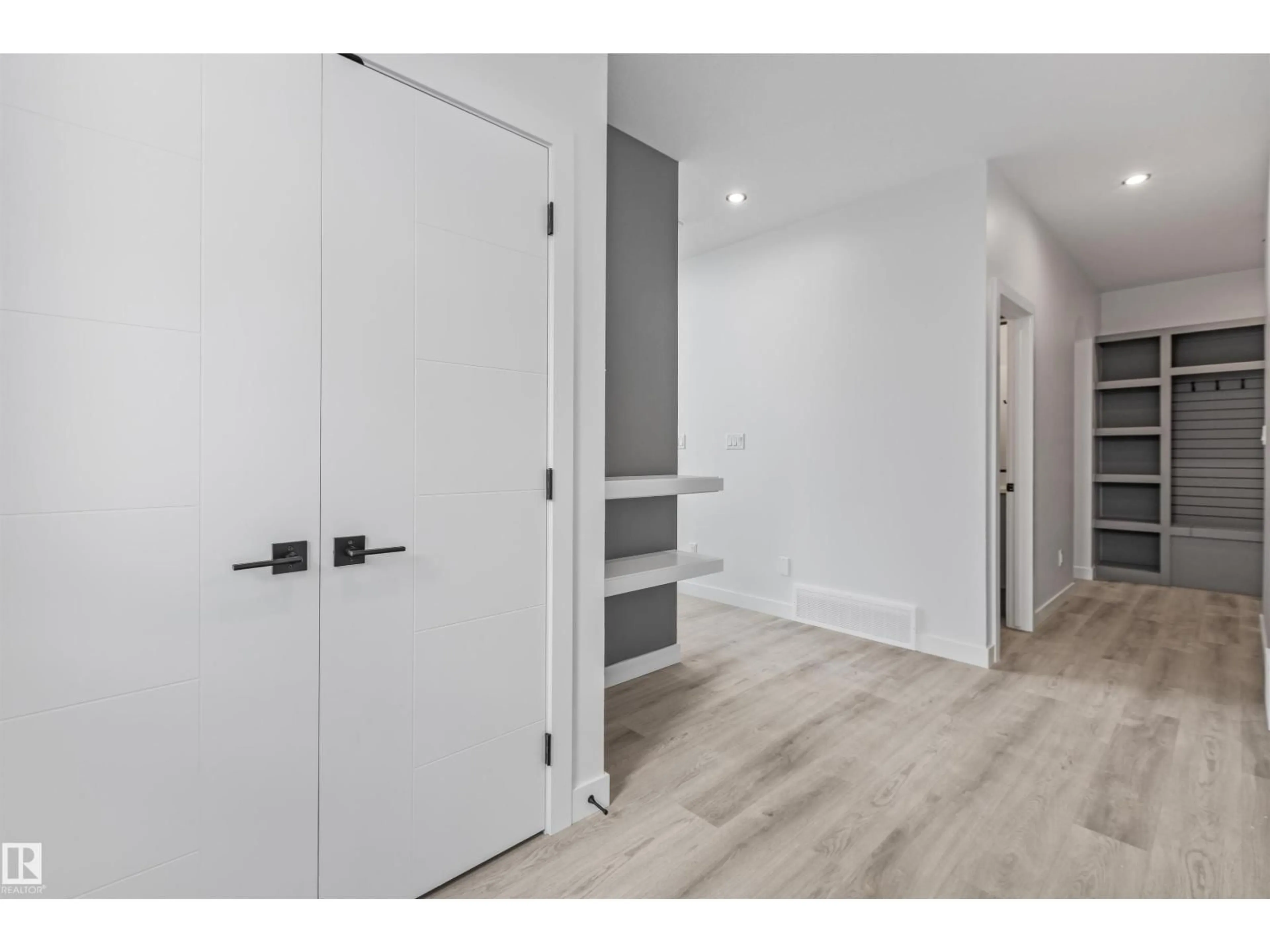 Indoor entryway for 169 ELLIOTT WD, Fort Saskatchewan Alberta T8L1V1