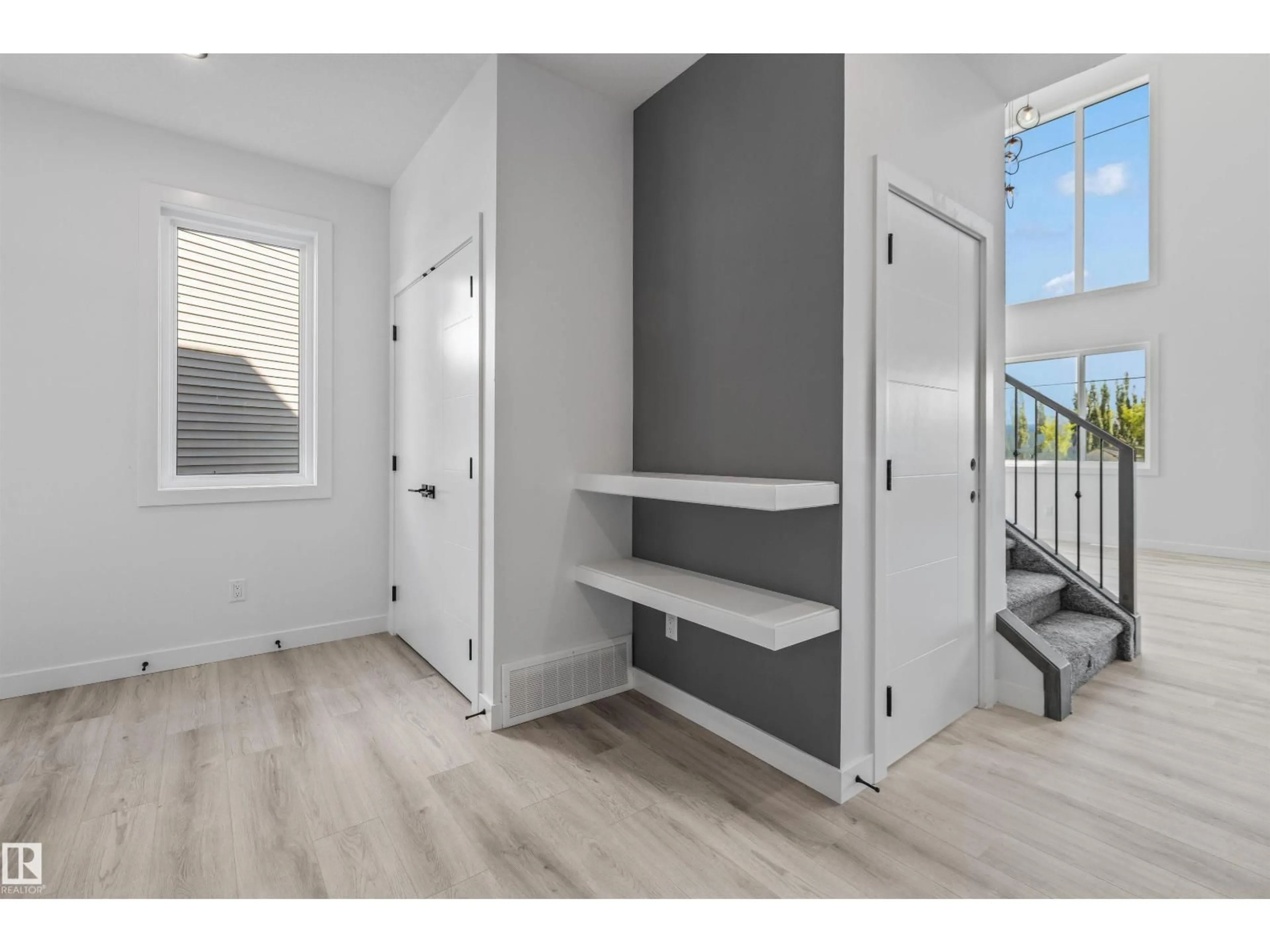 Indoor entryway for 169 ELLIOTT WD, Fort Saskatchewan Alberta T8L1V1