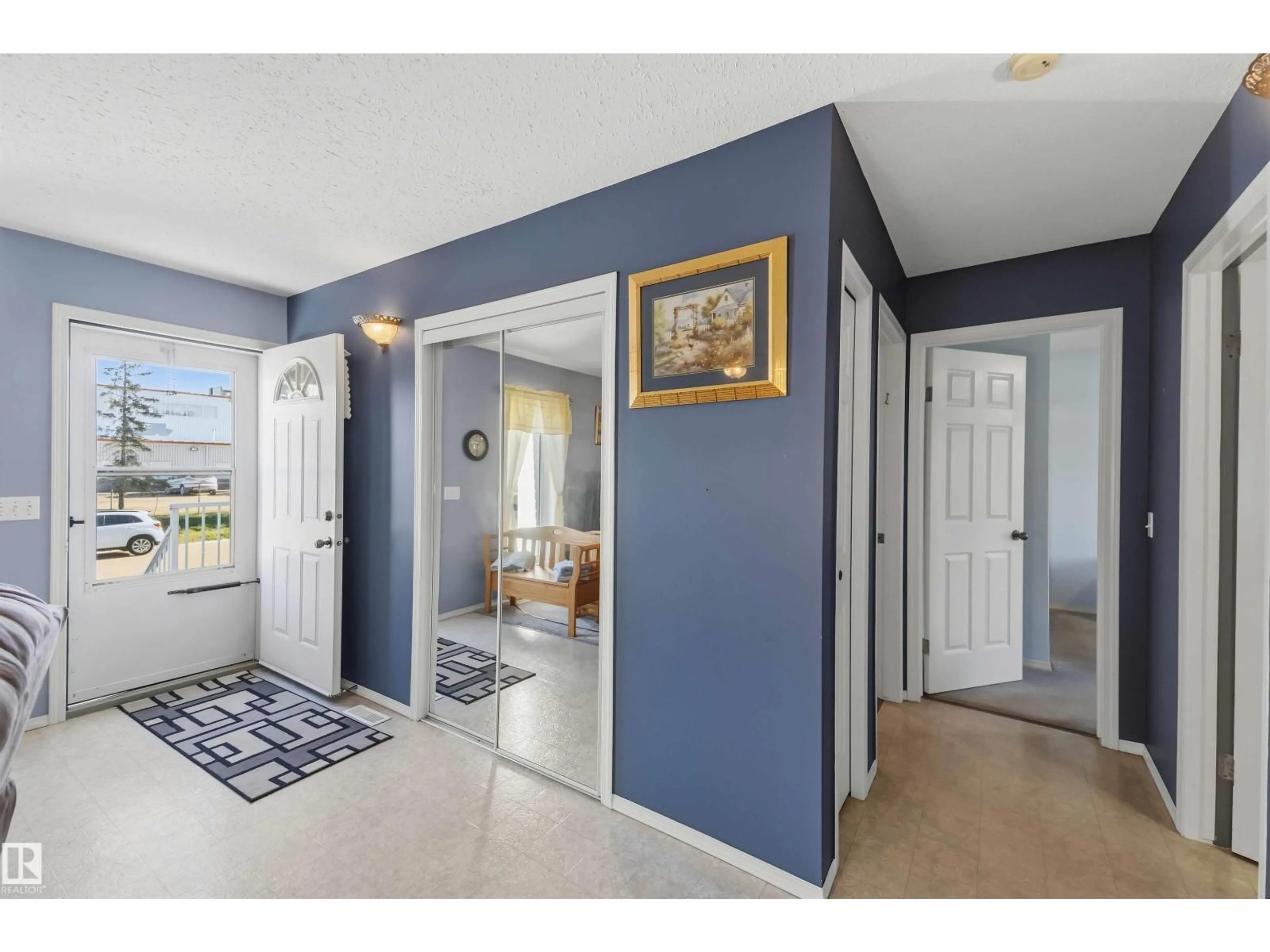 Indoor entryway for 5083 1 AV S, New Sarepta Alberta T0B3M0