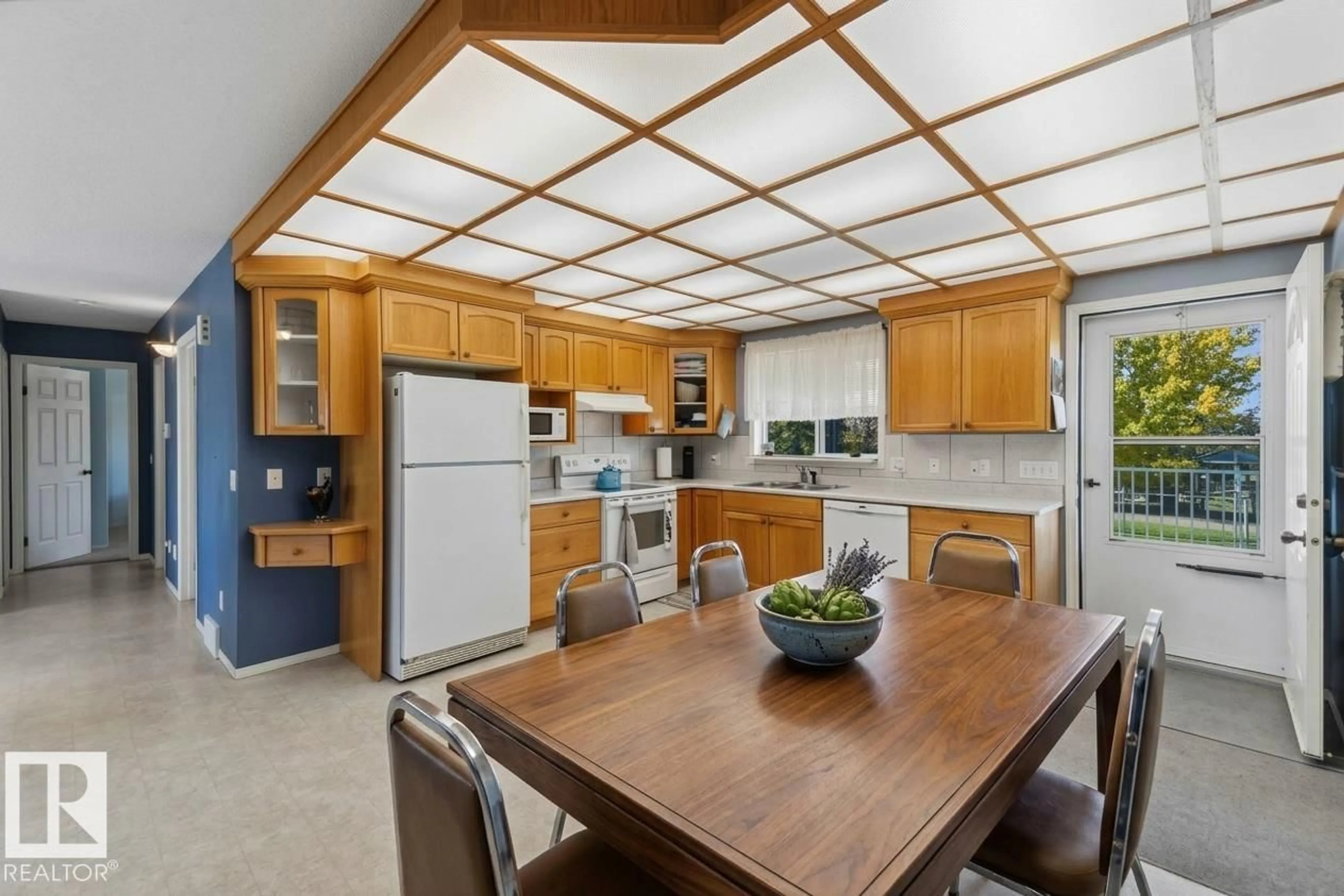 Open concept kitchen, unknown for 5083 1 AV S, New Sarepta Alberta T0B3M0