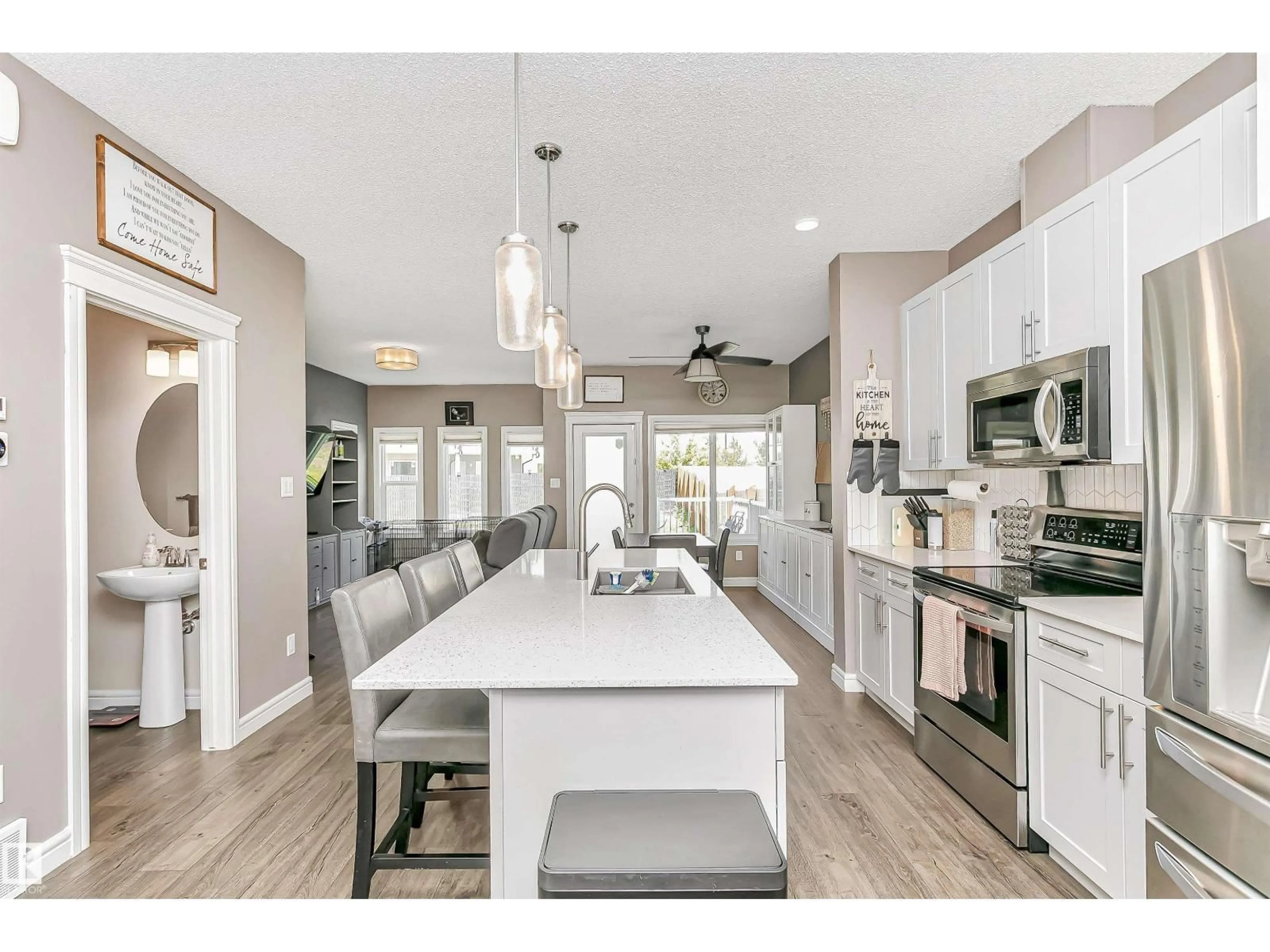 Open concept kitchen, unknown for 32 JUNEAU WY, St. Albert Alberta T8N7V7