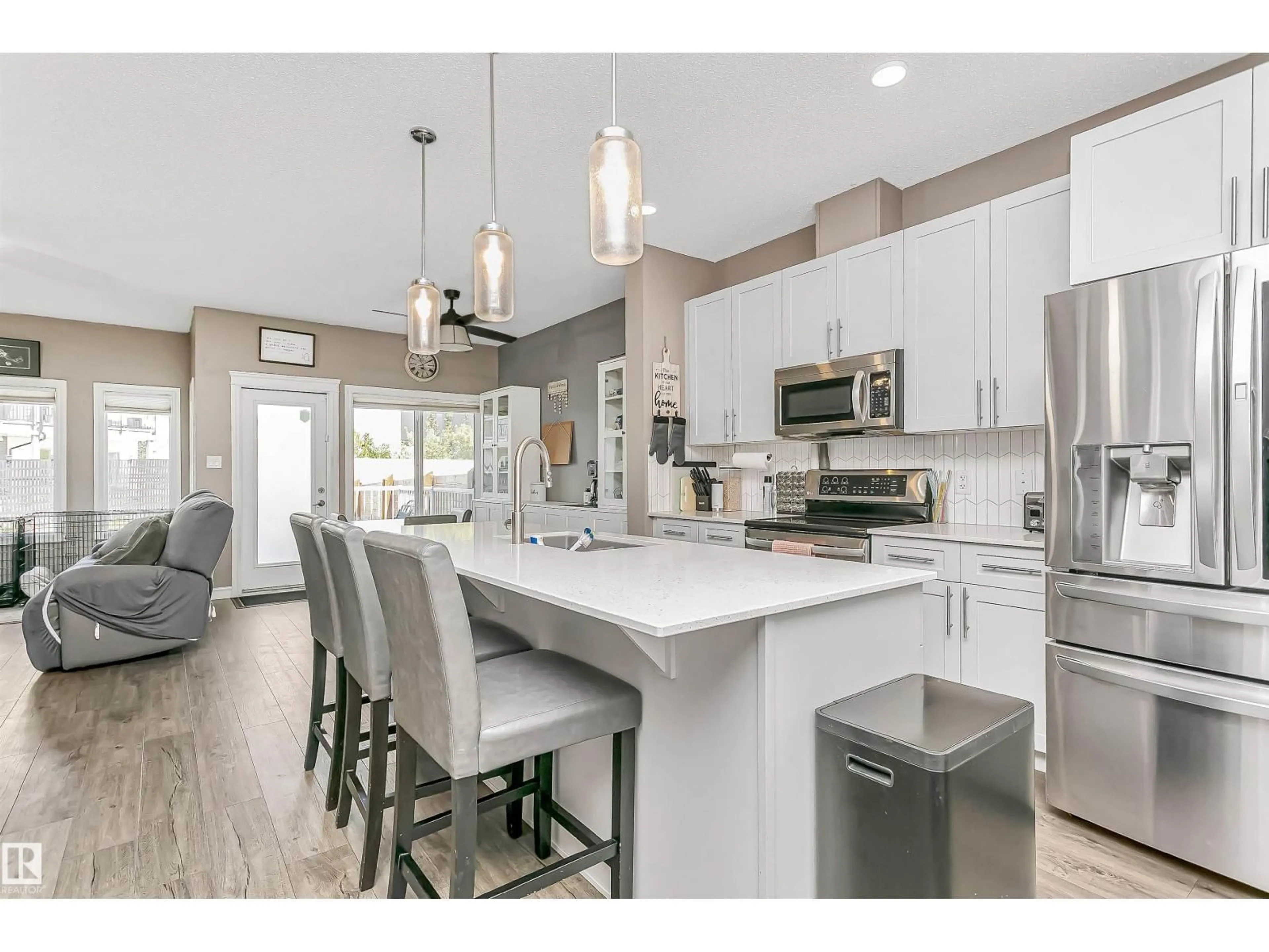 Open concept kitchen, unknown for 32 JUNEAU WY, St. Albert Alberta T8N7V7