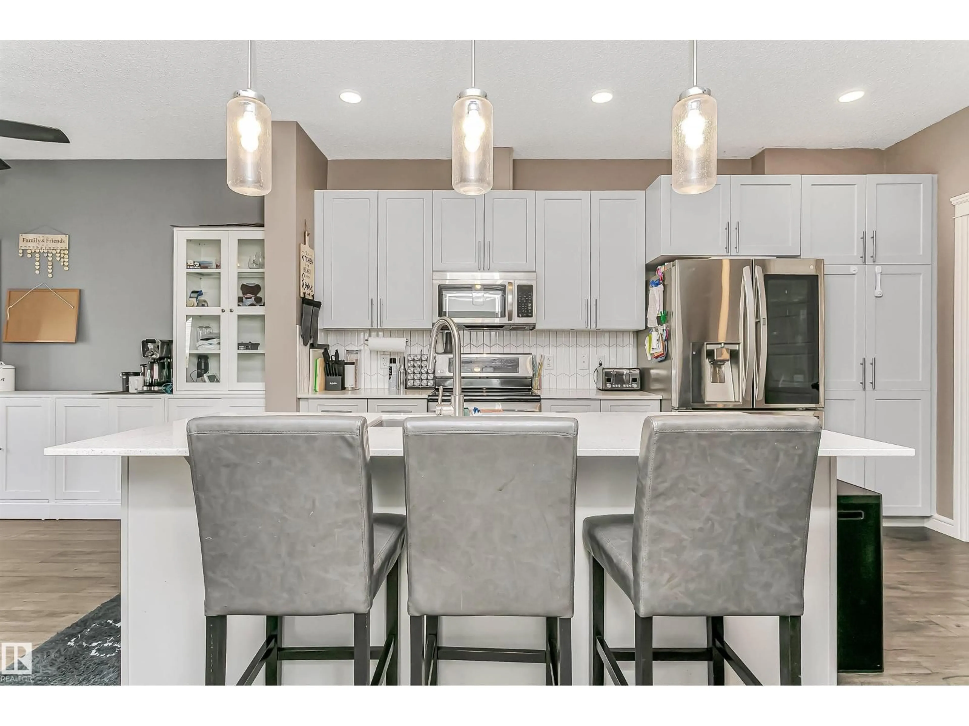 Open concept kitchen, unknown for 32 JUNEAU WY, St. Albert Alberta T8N7V7