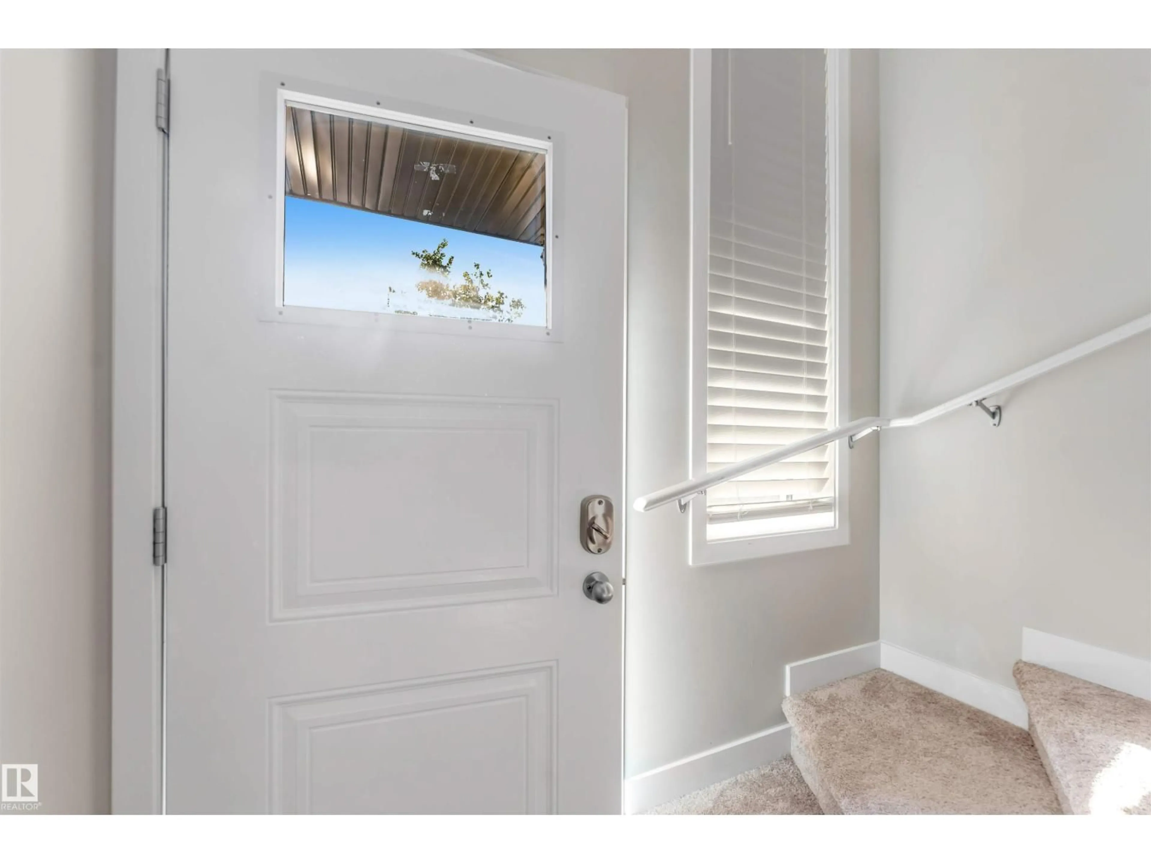 Indoor entryway for 49 PROWSE RD, Edmonton Alberta T6W3R5