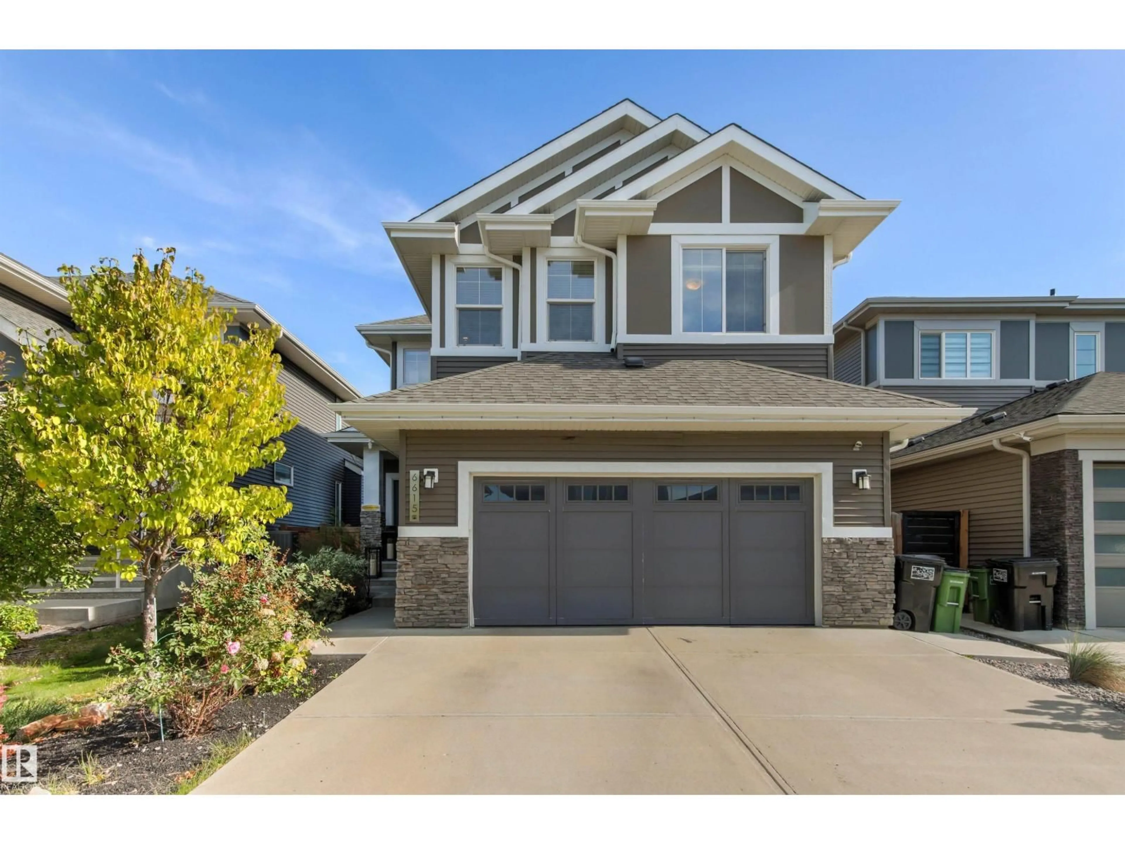 Home with vinyl exterior material, street for 6615 KNOX PL, Edmonton Alberta T6W4A1
