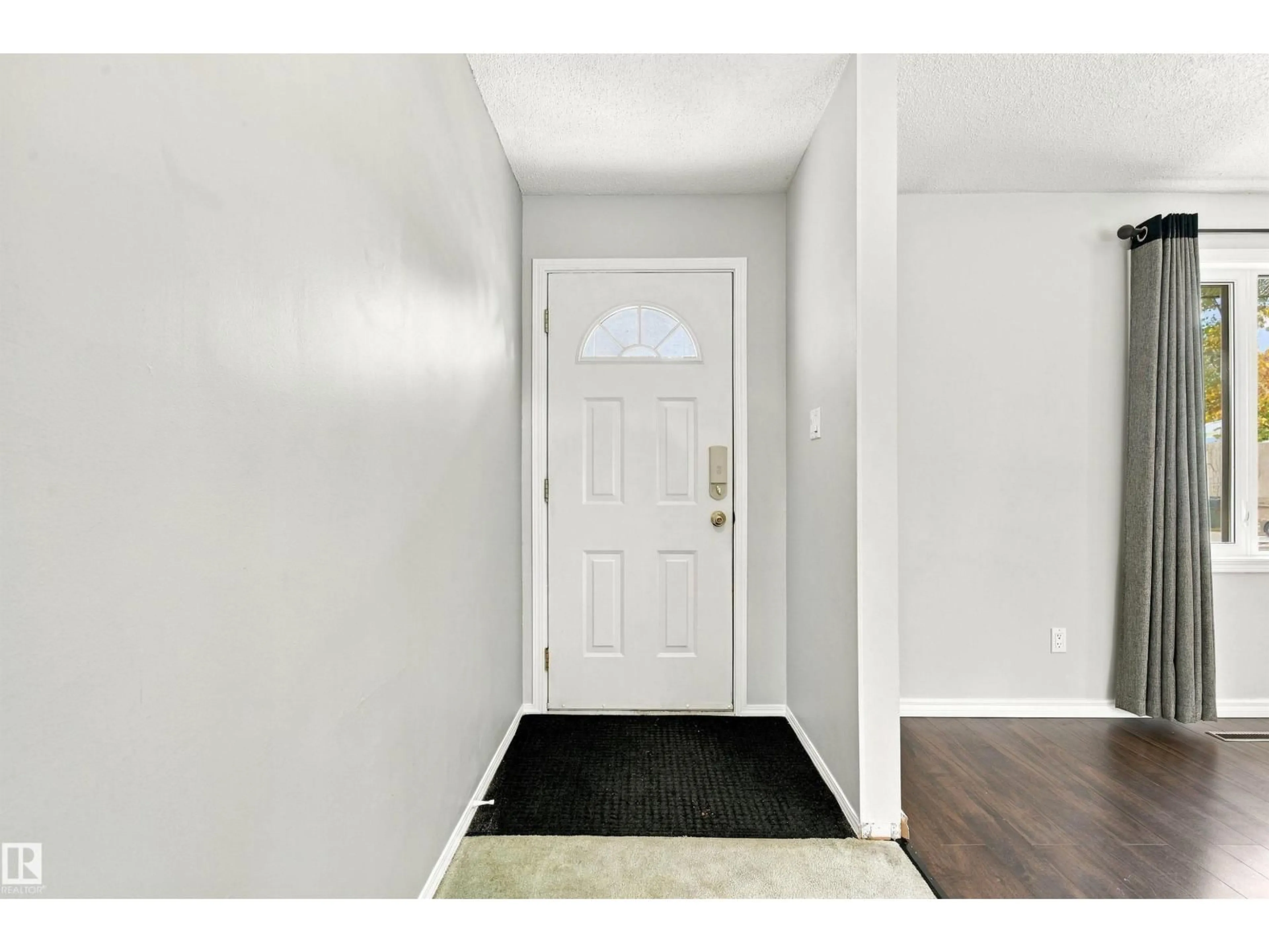 Indoor entryway for 6116 148 AV, Edmonton Alberta T5A1T9