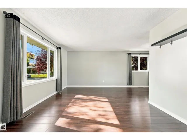 6116 148 AV, Edmonton 5