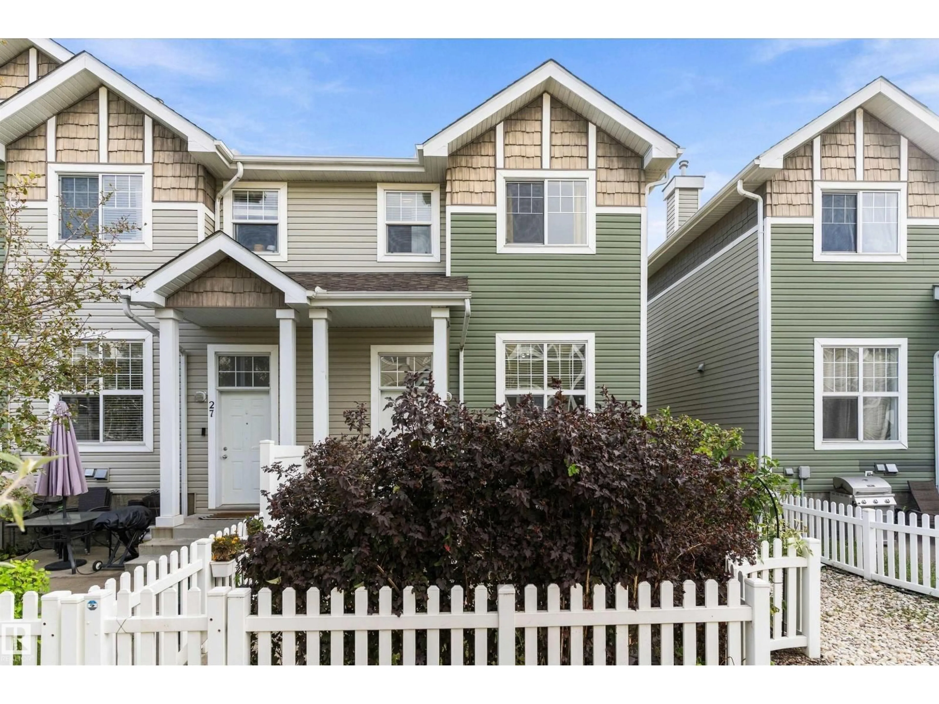 Home with vinyl exterior material, street for #28 - 5604 199 ST, Edmonton Alberta T6M2Z9