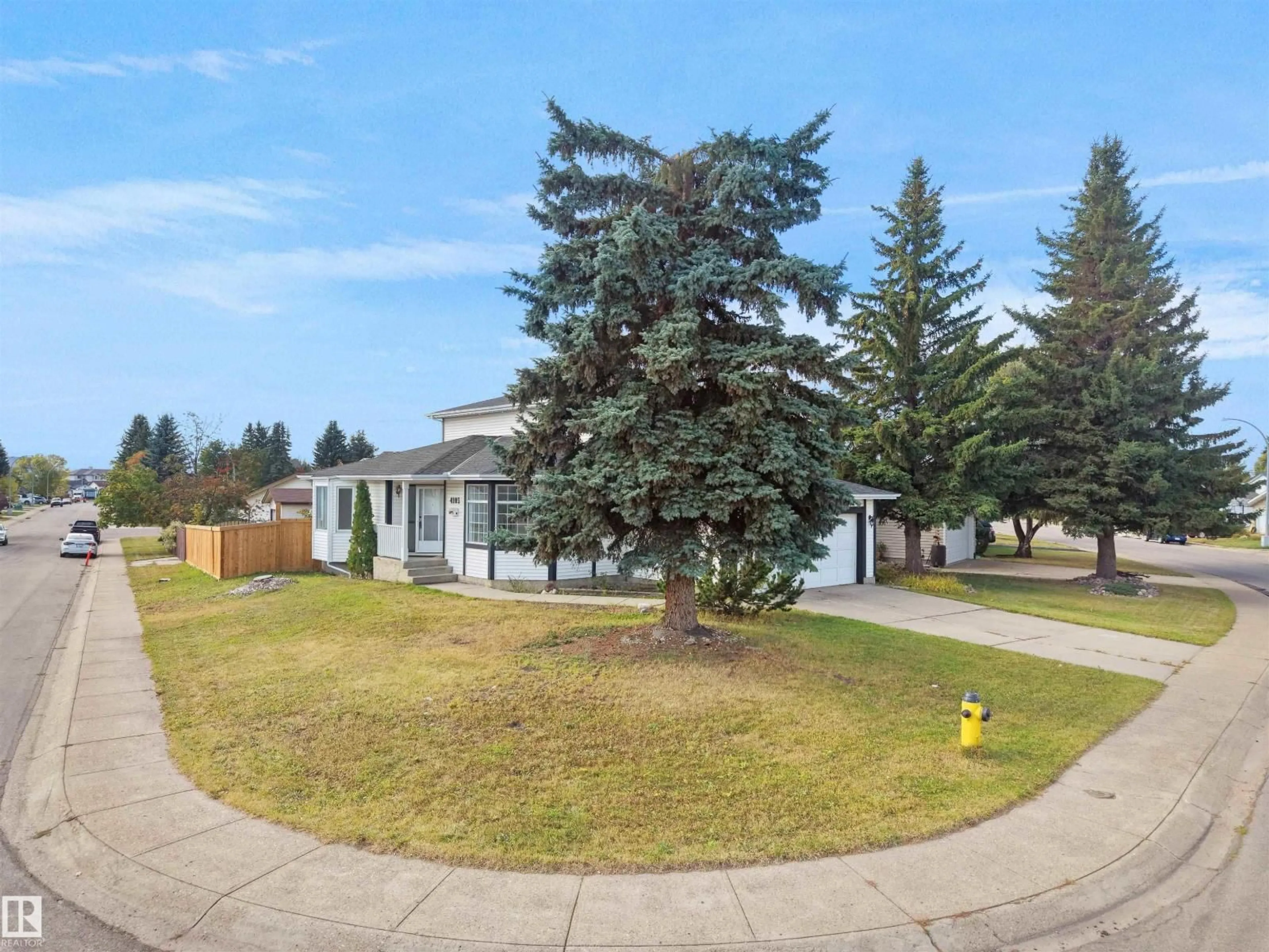 A pic from outside/outdoor area/front of a property/back of a property/a pic from drone, street for 4103 28 AV, Edmonton Alberta T6L4H2