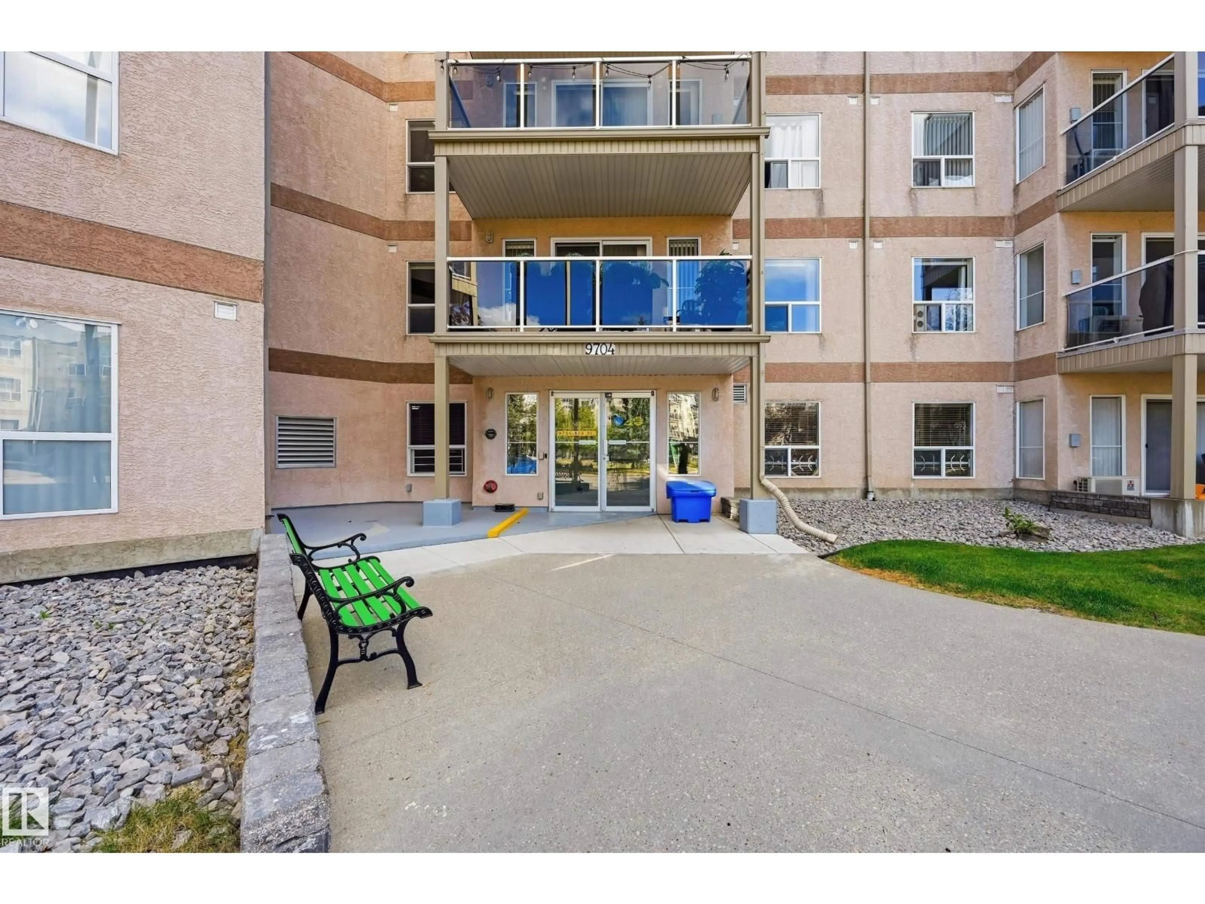 Patio, unknown for 9704 - 429 174 ST, Edmonton Alberta T5J5J4