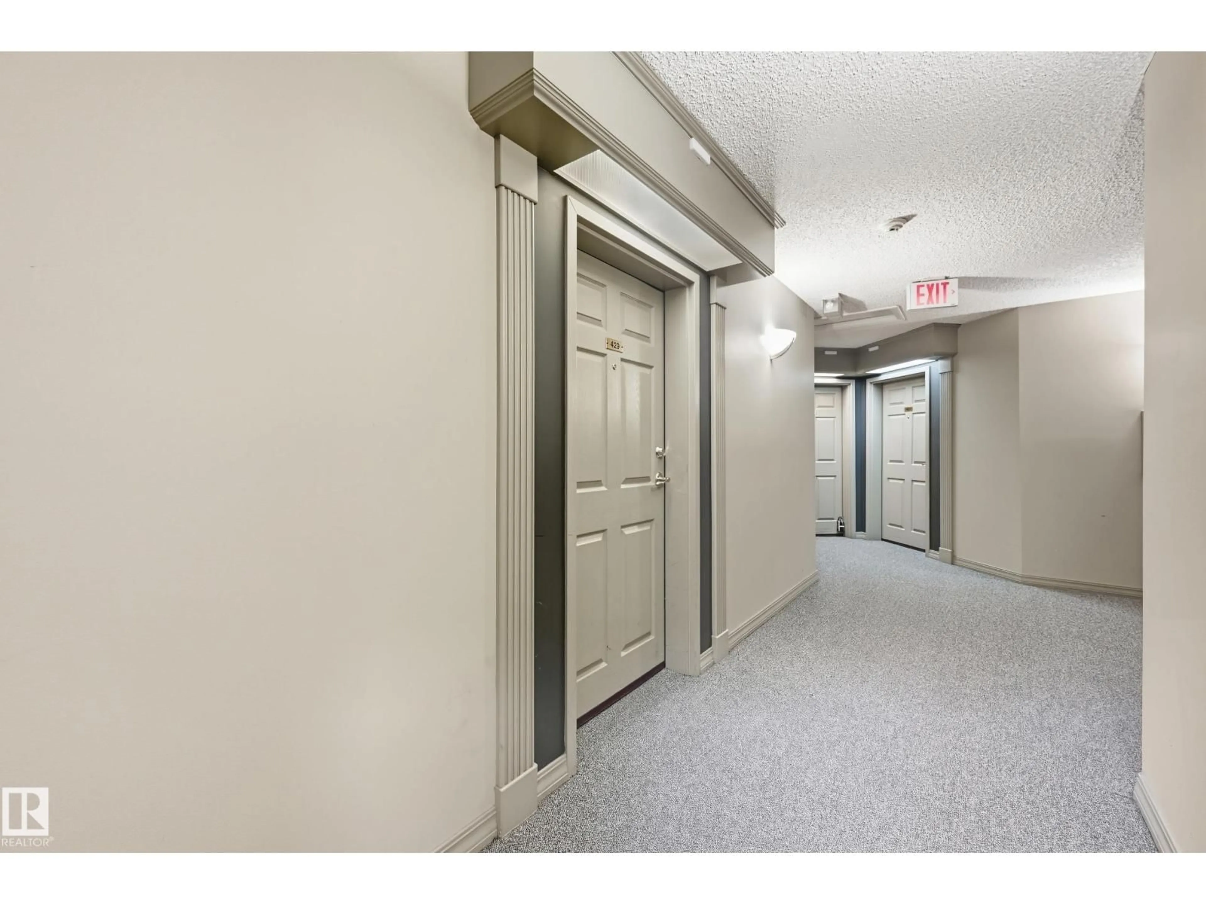 Indoor foyer for 9704 - 429 174 ST, Edmonton Alberta T5J5J4
