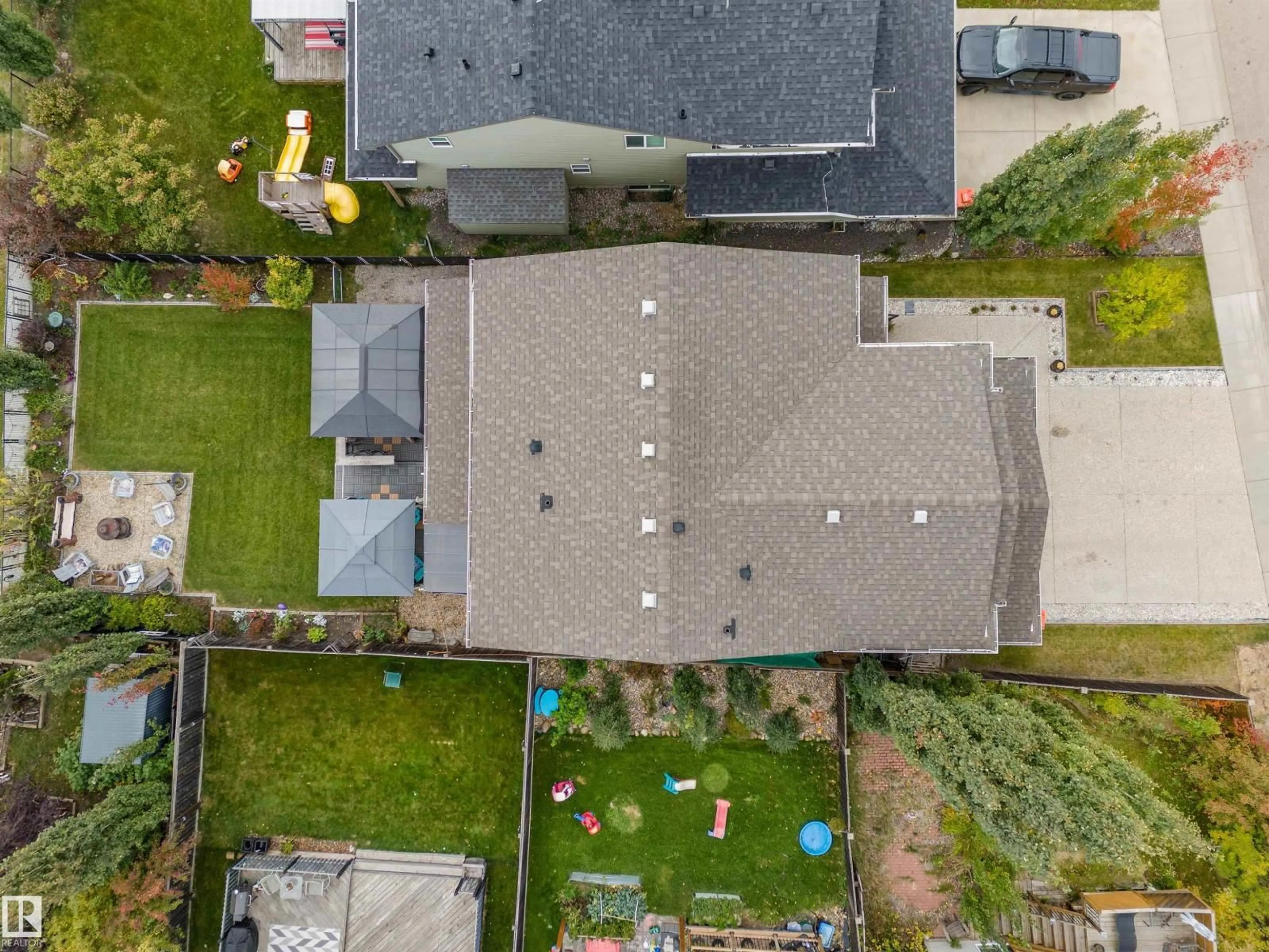 A pic from outside/outdoor area/front of a property/back of a property/a pic from drone, street for 1240 WESTERRA CR, Stony Plain Alberta T7Z0B2