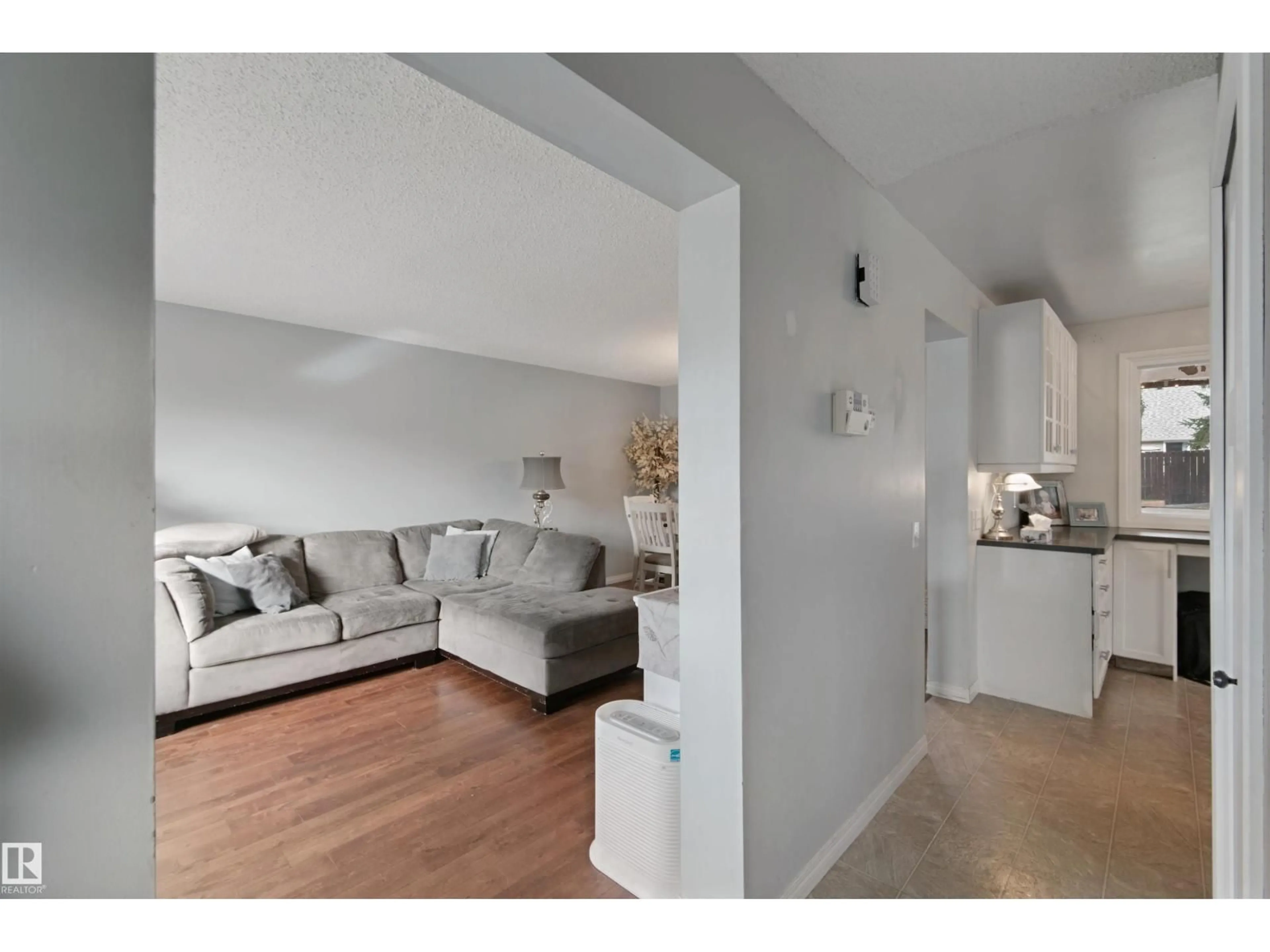 Unknown for 4528 35 AV, Edmonton Alberta T6L3P9