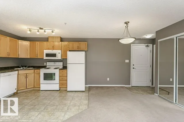 309 - 308 CLAREVIEW STATION DR, Edmonton 5