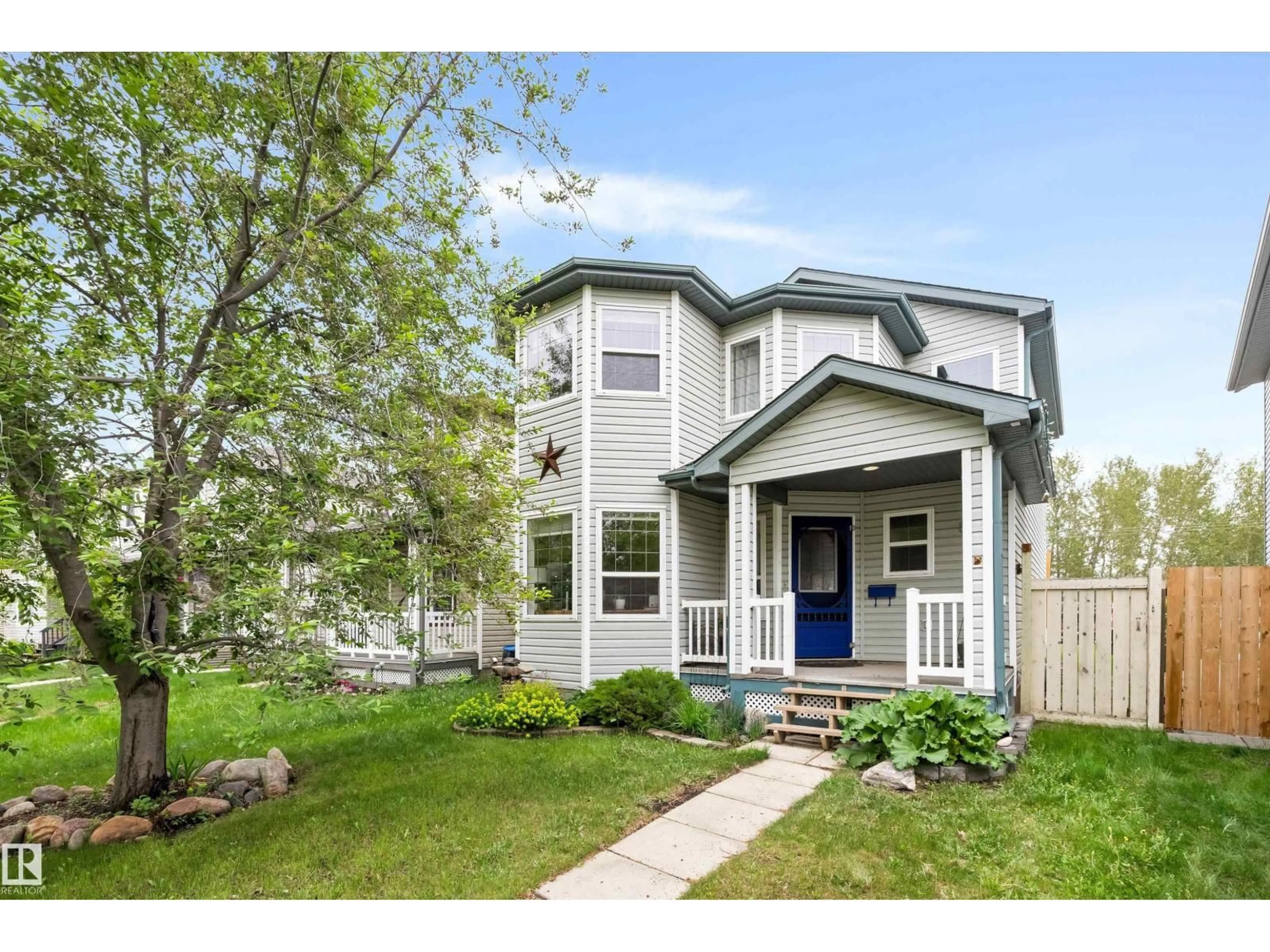Home with vinyl exterior material, street for 81 MICHIGAN ST, Devon Alberta T9H2H4