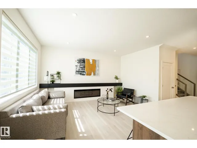 NW - 7709 174A AV, Edmonton 3