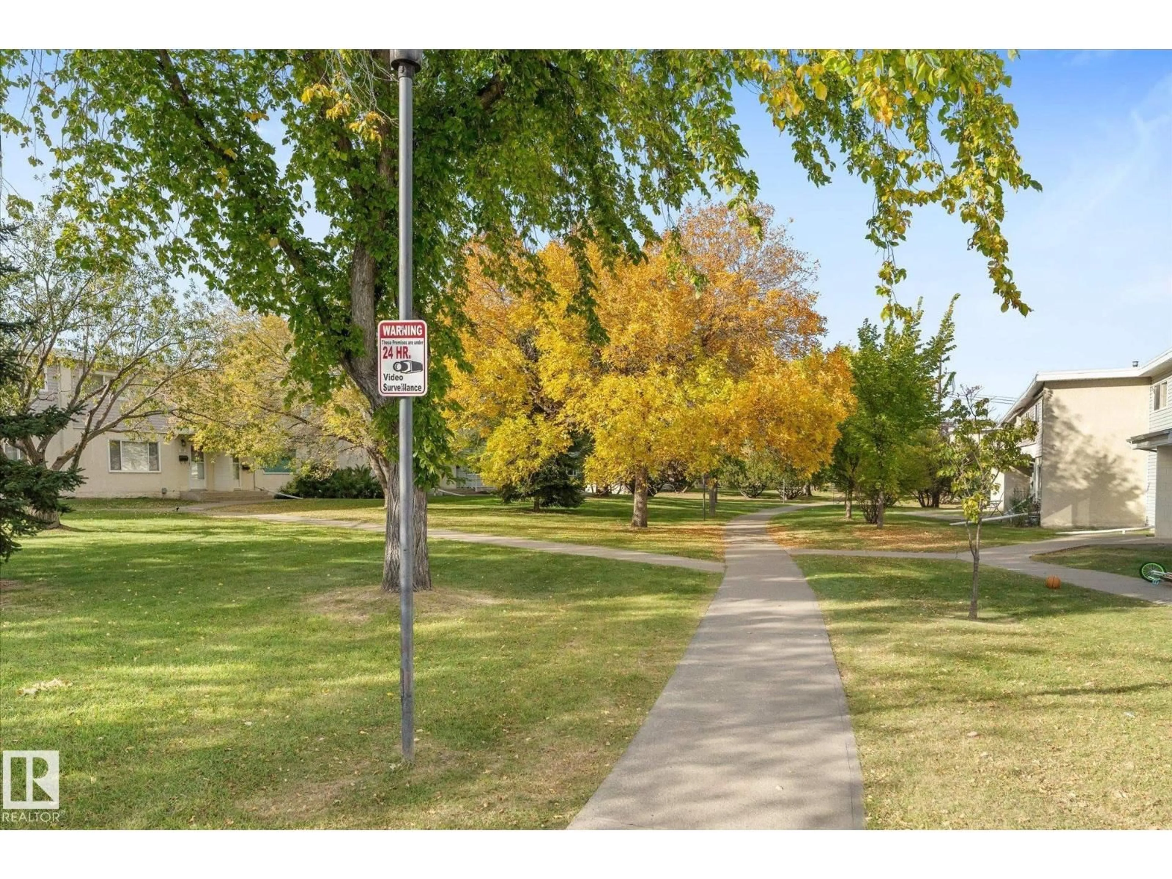 Unknown for 13307 89A ST NW, Edmonton Alberta T5E3L2