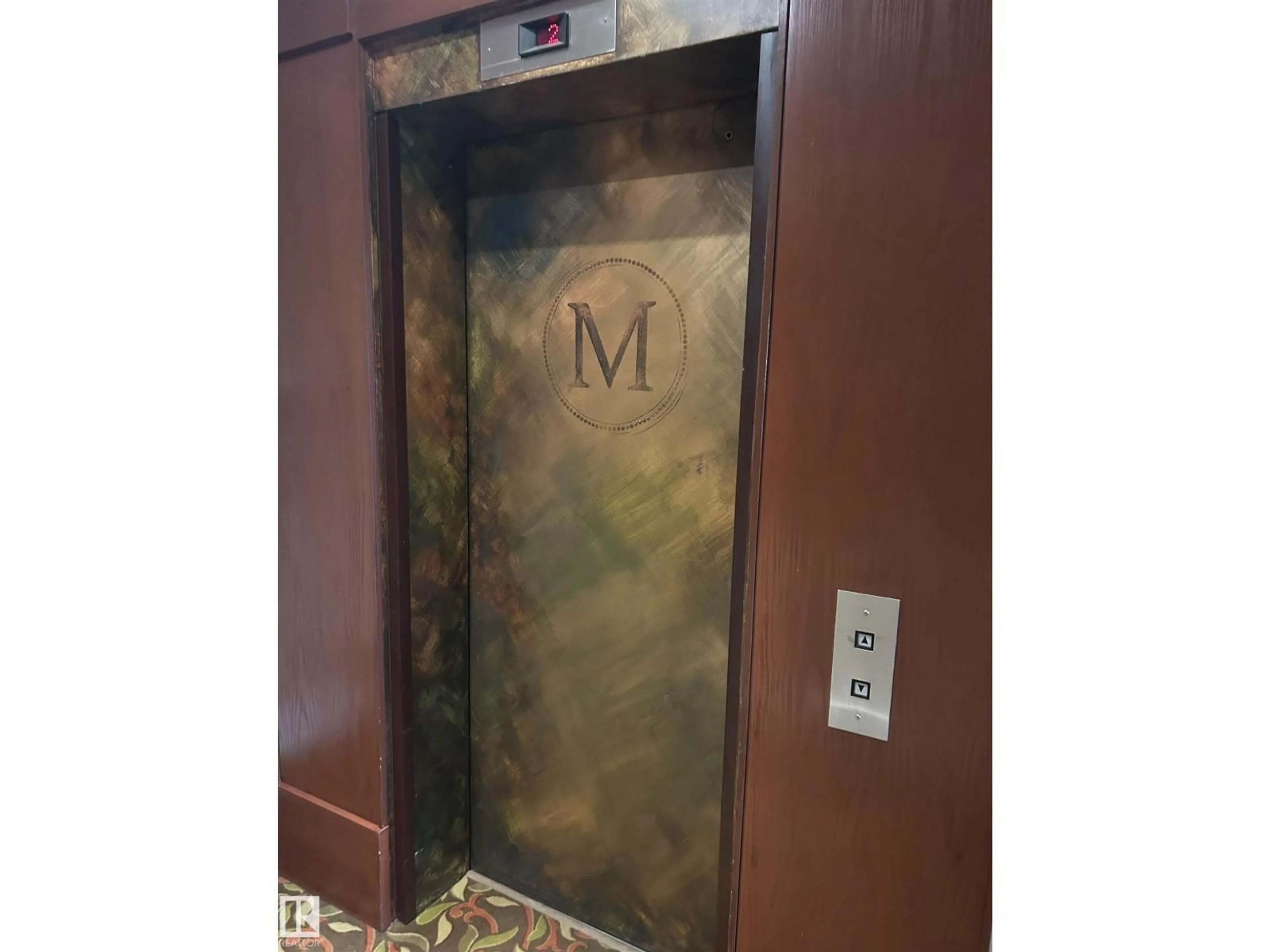Indoor foyer for #206 - 11415 100 AV, Edmonton Alberta T5K0J5