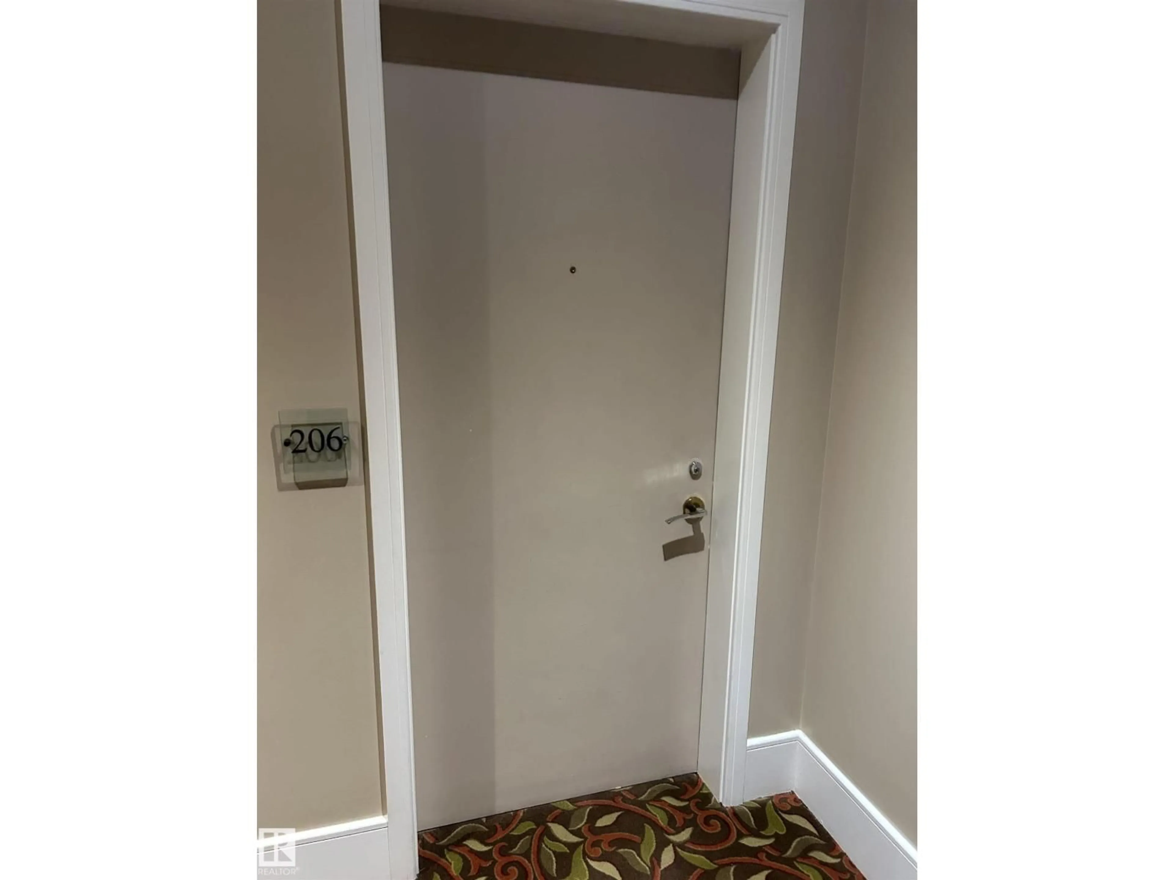 Indoor entryway for #206 - 11415 100 AV, Edmonton Alberta T5K0J5